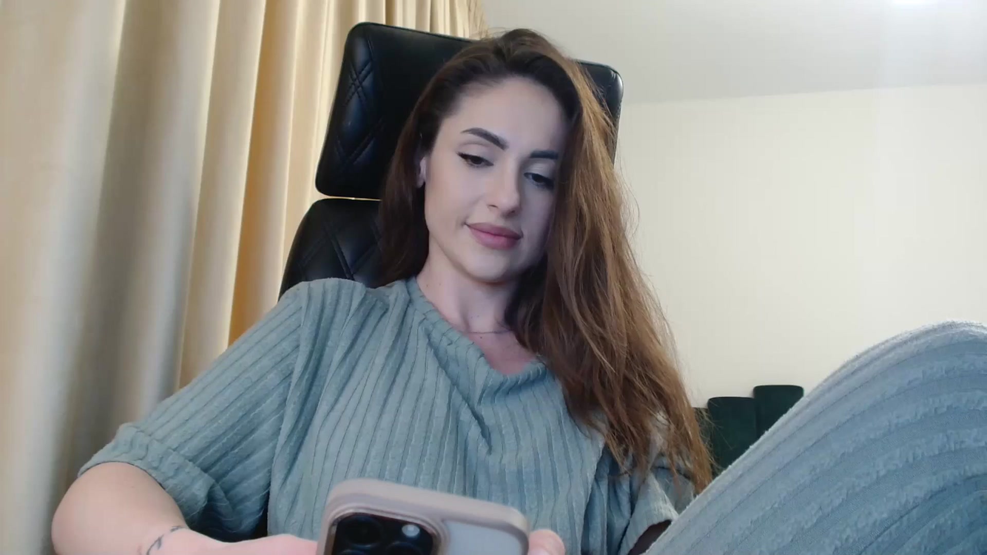 Gallery image thumbnail from DorisDolll's myfreecams stream on, 02/09/2025, 11:21 image 12 of 20