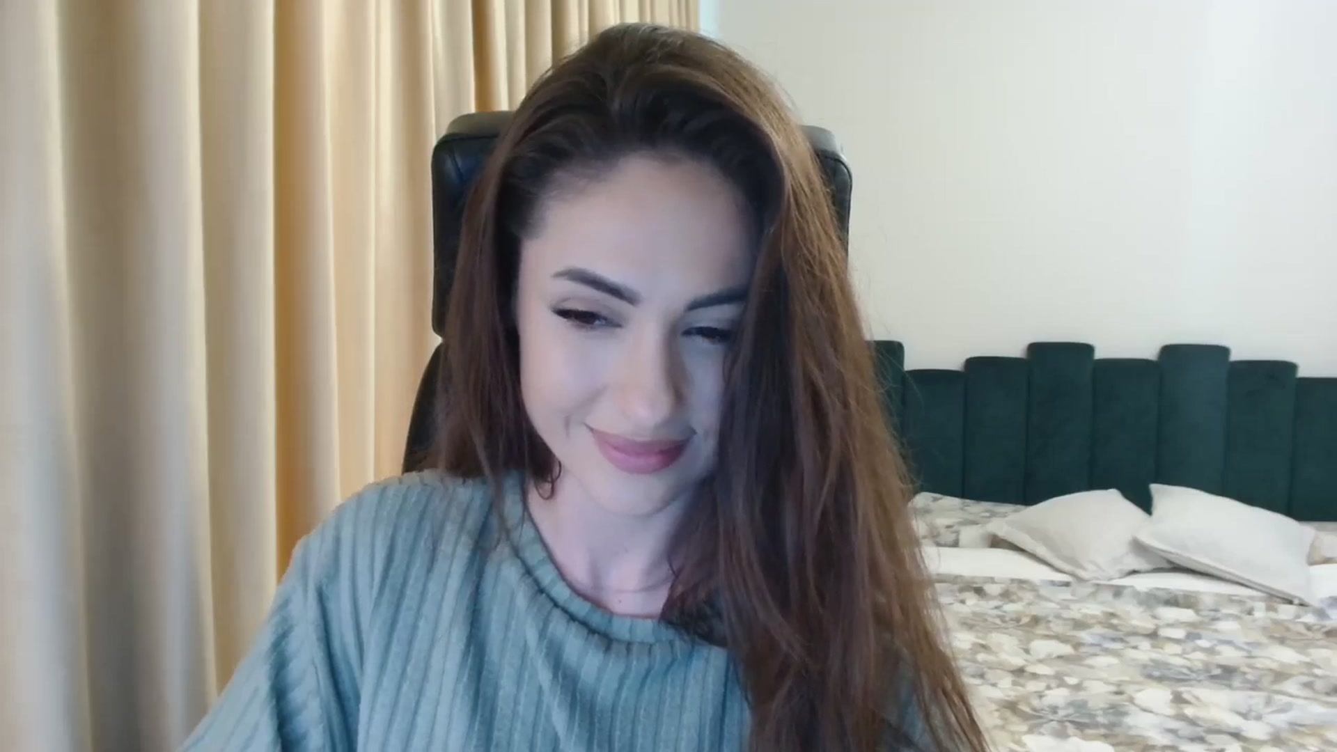 Gallery image thumbnail from DorisDolll's myfreecams stream on, 02/09/2025, 11:21 image 7 of 20
