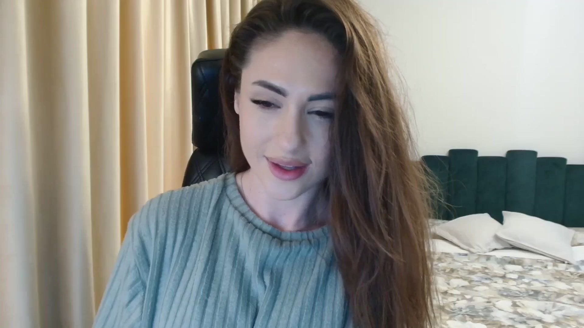 Gallery image thumbnail from DorisDolll's myfreecams stream on, 02/09/2025, 11:21 image 10 of 20