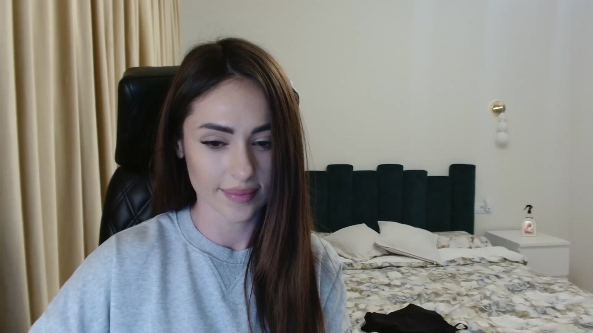 Gallery image thumbnail from DorisDolll's myfreecams stream on, 02/10/2025, 09:16 image 19 of 20