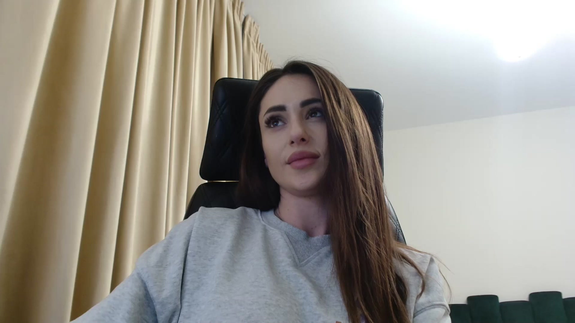 Gallery image thumbnail from DorisDolll's myfreecams stream on, 02/10/2025, 11:57 image 16 of 20
