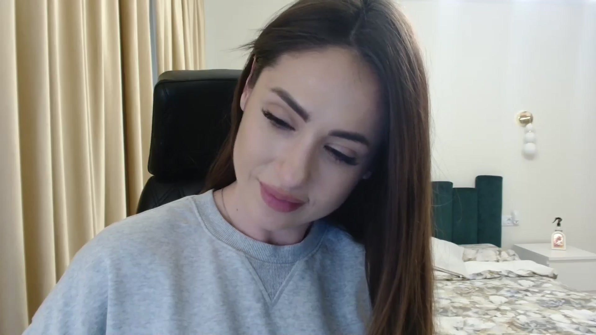 Gallery image thumbnail from DorisDolll's myfreecams stream on, 02/10/2025, 11:57 image 10 of 20