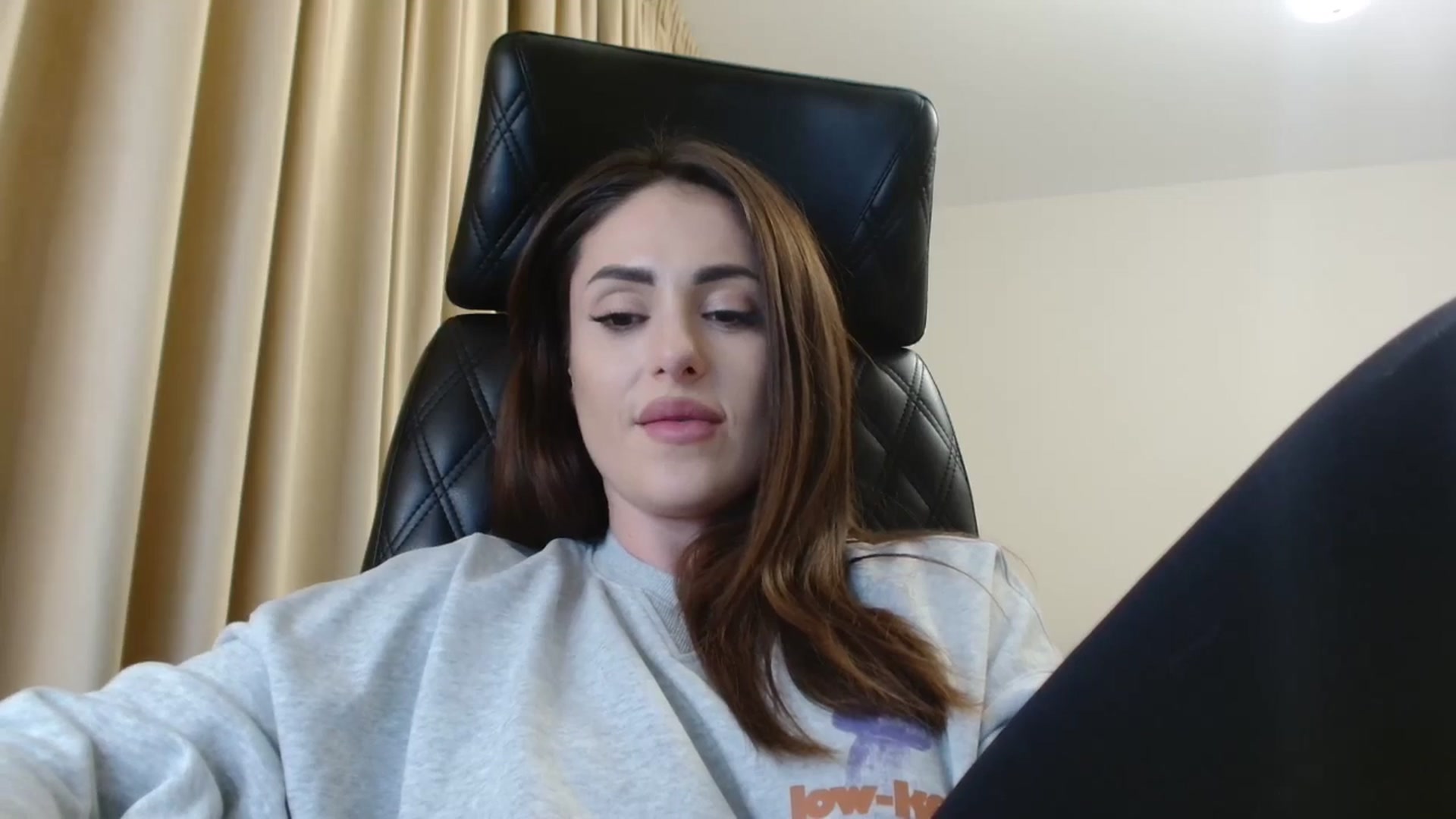 Gallery image thumbnail from DorisDolll's myfreecams stream on, 02/10/2025, 11:57 image 19 of 20