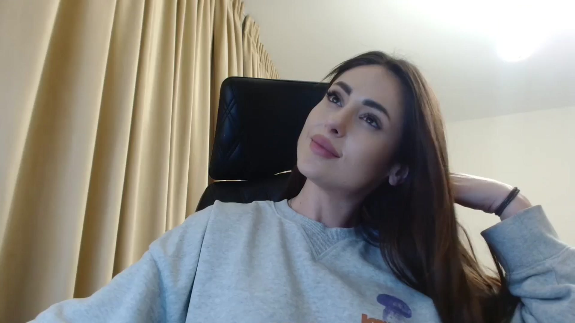 Gallery image thumbnail from DorisDolll's myfreecams stream on, 02/10/2025, 11:57 image 11 of 20