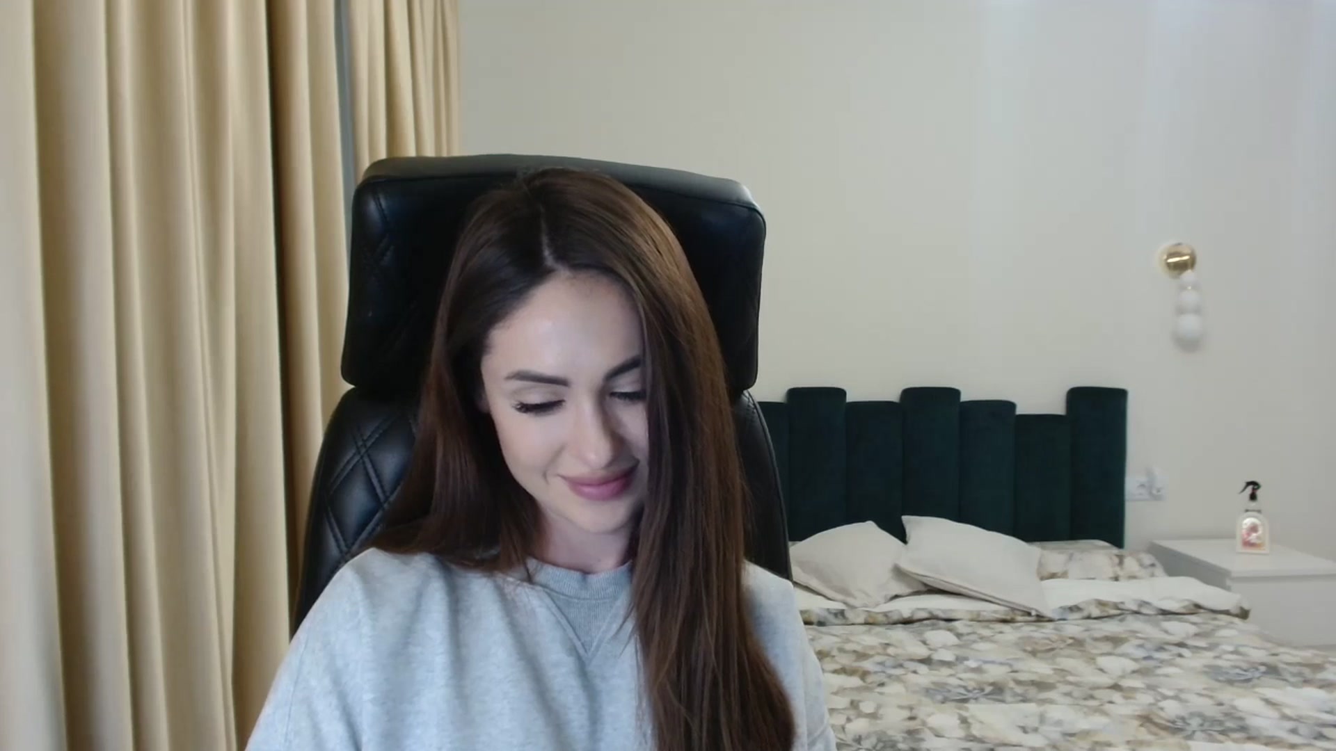 Gallery image thumbnail from DorisDolll's myfreecams stream on, 02/10/2025, 11:57 image 7 of 20
