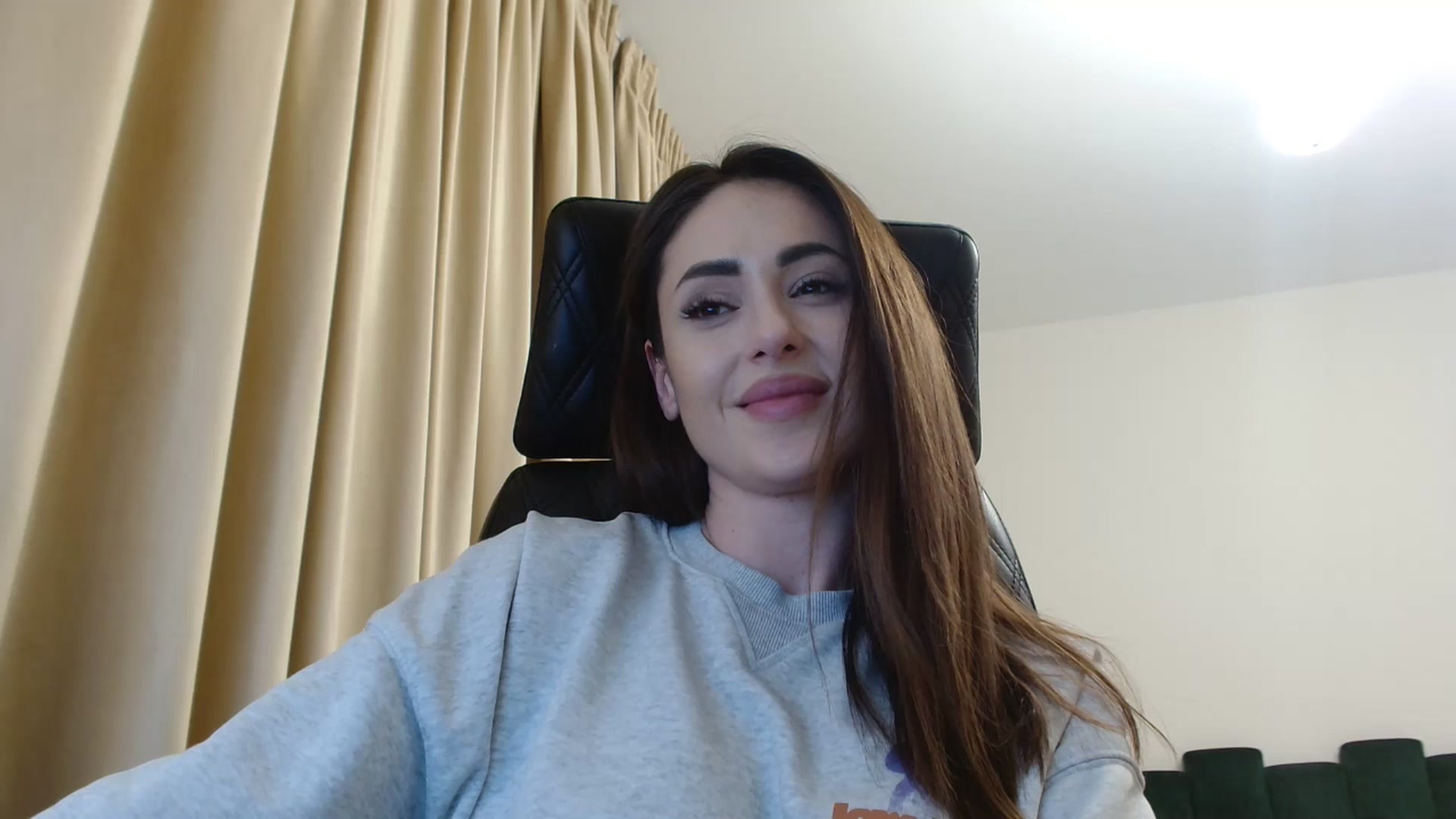 Gallery image thumbnail from DorisDolll's myfreecams stream on, 02/10/2025, 11:57 image 13 of 20