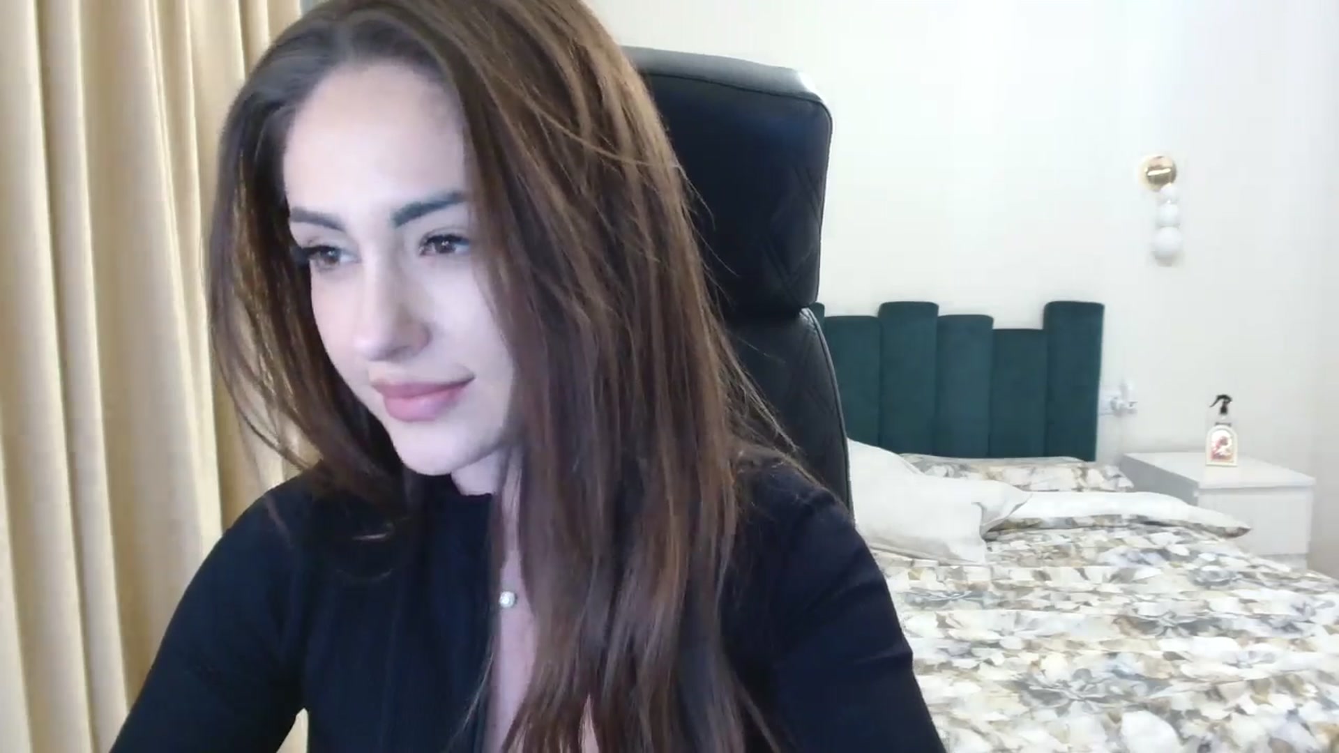 Gallery image thumbnail from DorisDolll's myfreecams stream on, 02/11/2025, 13:34 image 13 of 20