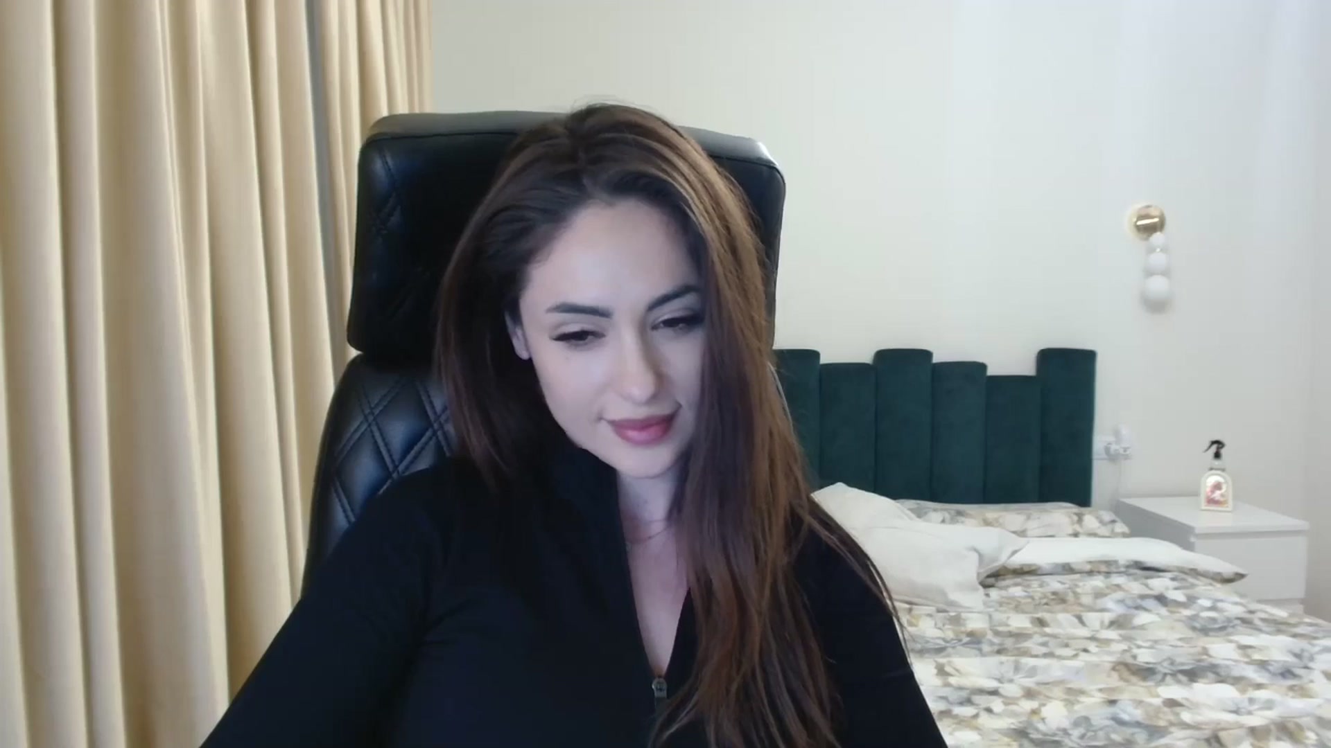 Gallery image thumbnail from DorisDolll's myfreecams stream on, 02/11/2025, 14:29 image 20 of 20