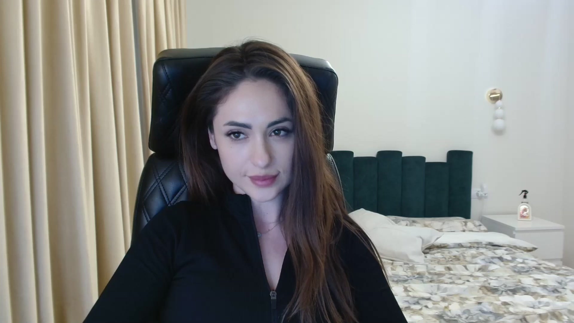 Gallery image thumbnail from DorisDolll's myfreecams stream on, 02/11/2025, 14:29 image 19 of 20