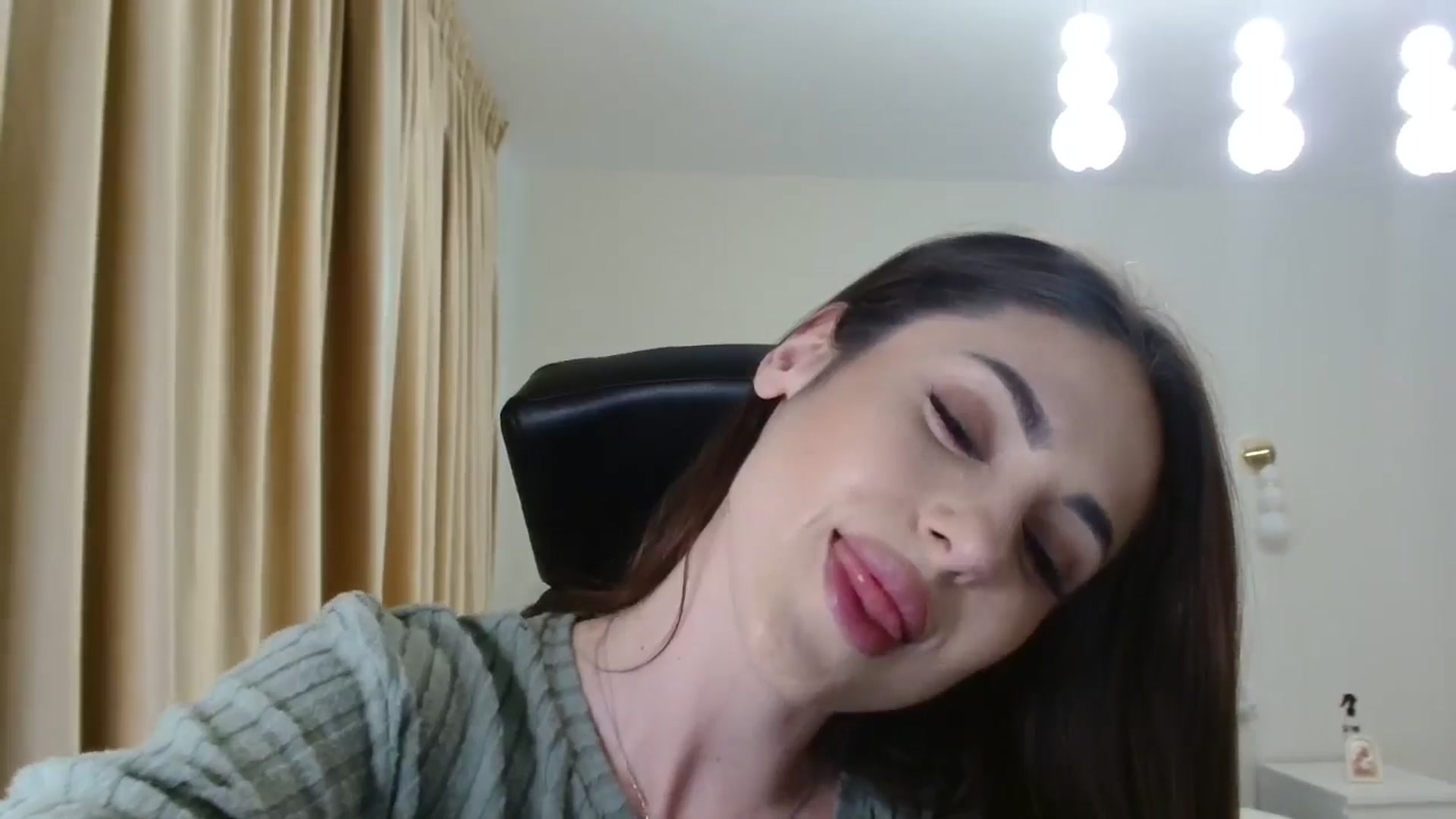 Gallery image thumbnail from DorisDolll's myfreecams stream on, 02/13/2025, 10:03 image 6 of 20