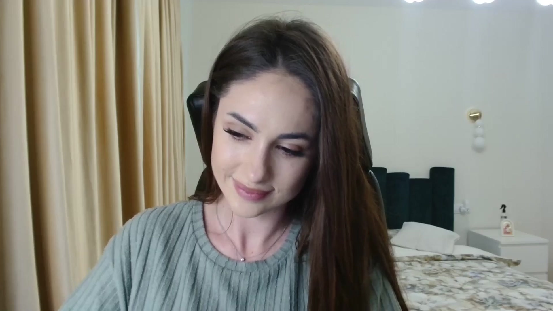 Gallery image thumbnail from DorisDolll's myfreecams stream on, 02/13/2025, 10:03 image 9 of 20