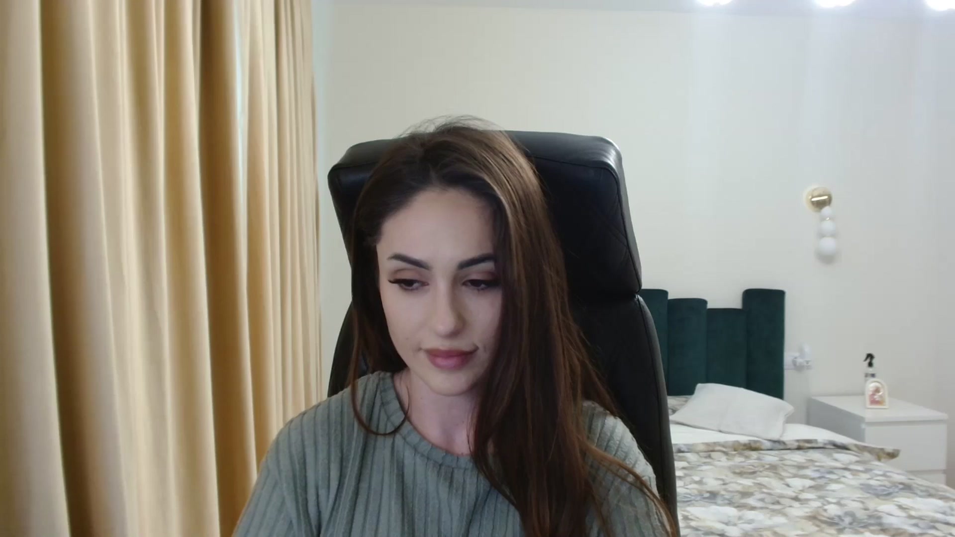 Gallery image thumbnail from DorisDolll's myfreecams stream on, 02/13/2025, 10:03 image 19 of 20