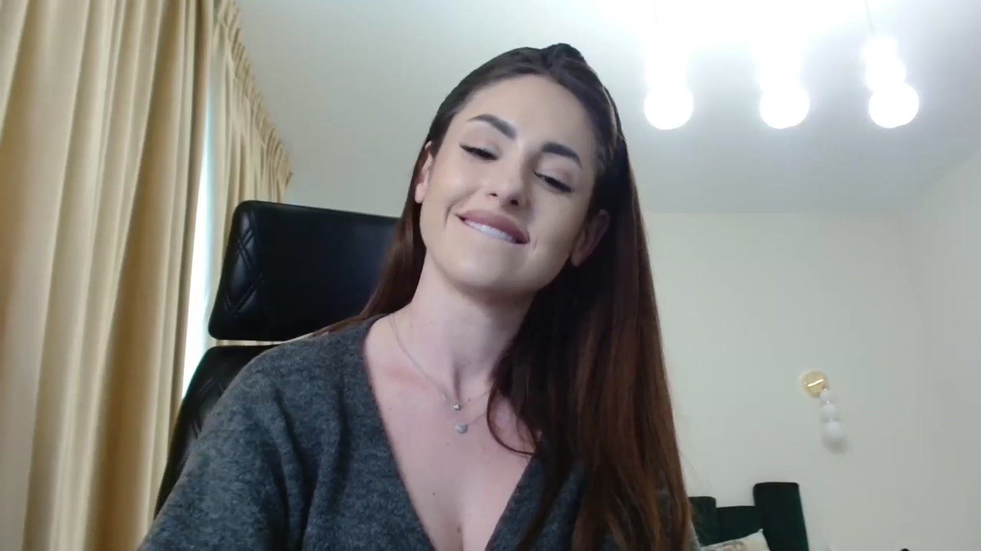 Gallery image thumbnail from DorisDolll's myfreecams stream on, 02/14/2025, 11:17 image 13 of 20