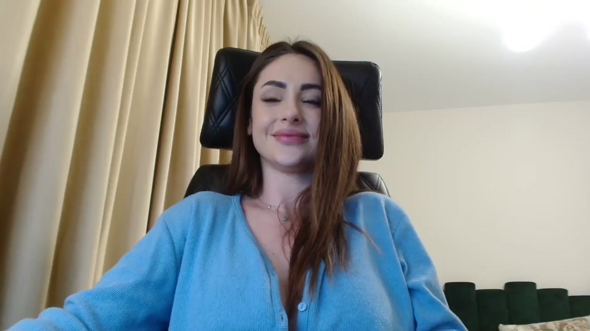 Gallery image thumbnail from DorisDolll's myfreecams stream on, 02/15/2025, 14:51 image 8 of 20