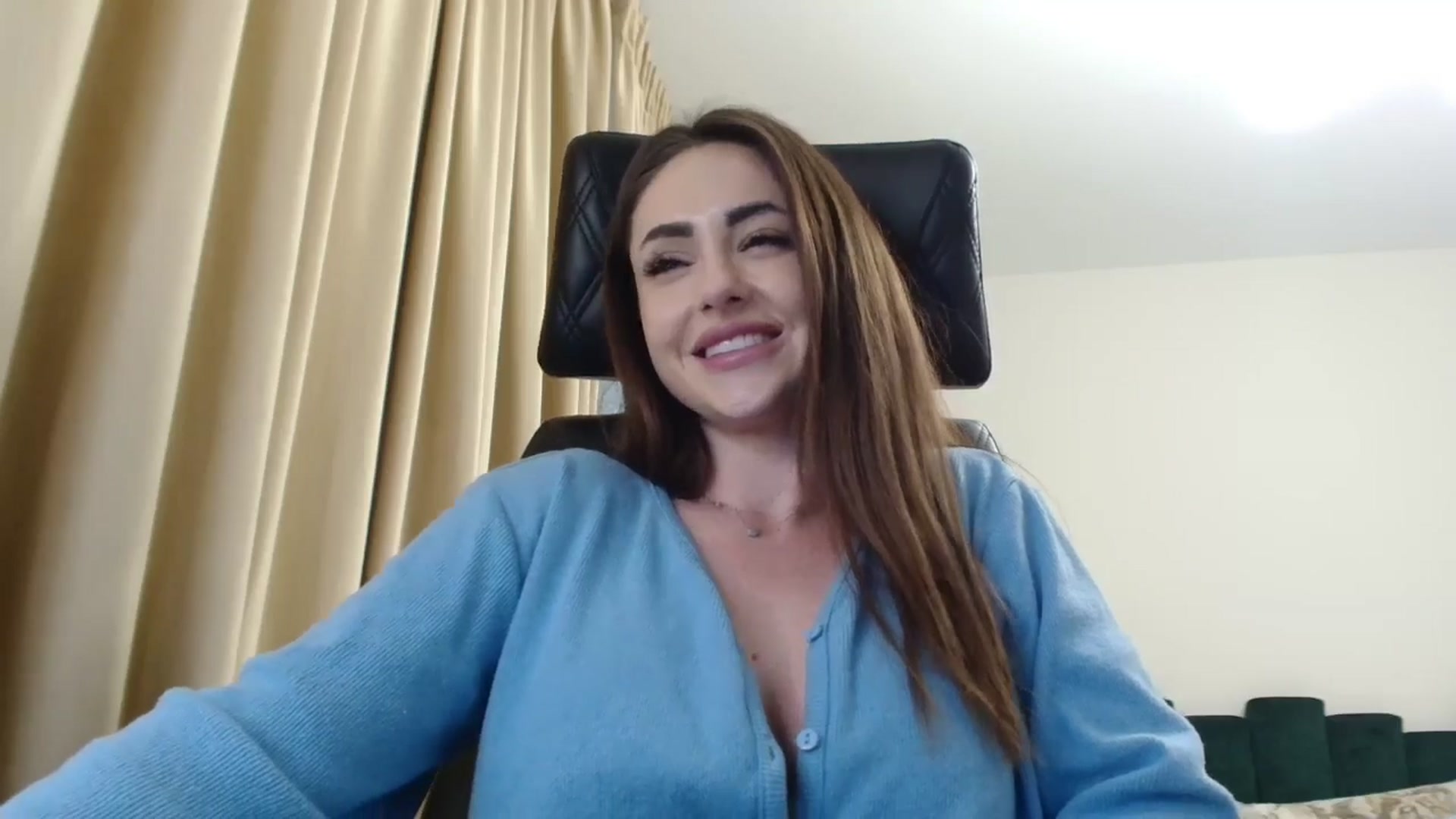Gallery image thumbnail from DorisDolll's myfreecams stream on, 02/15/2025, 14:51 image 9 of 20