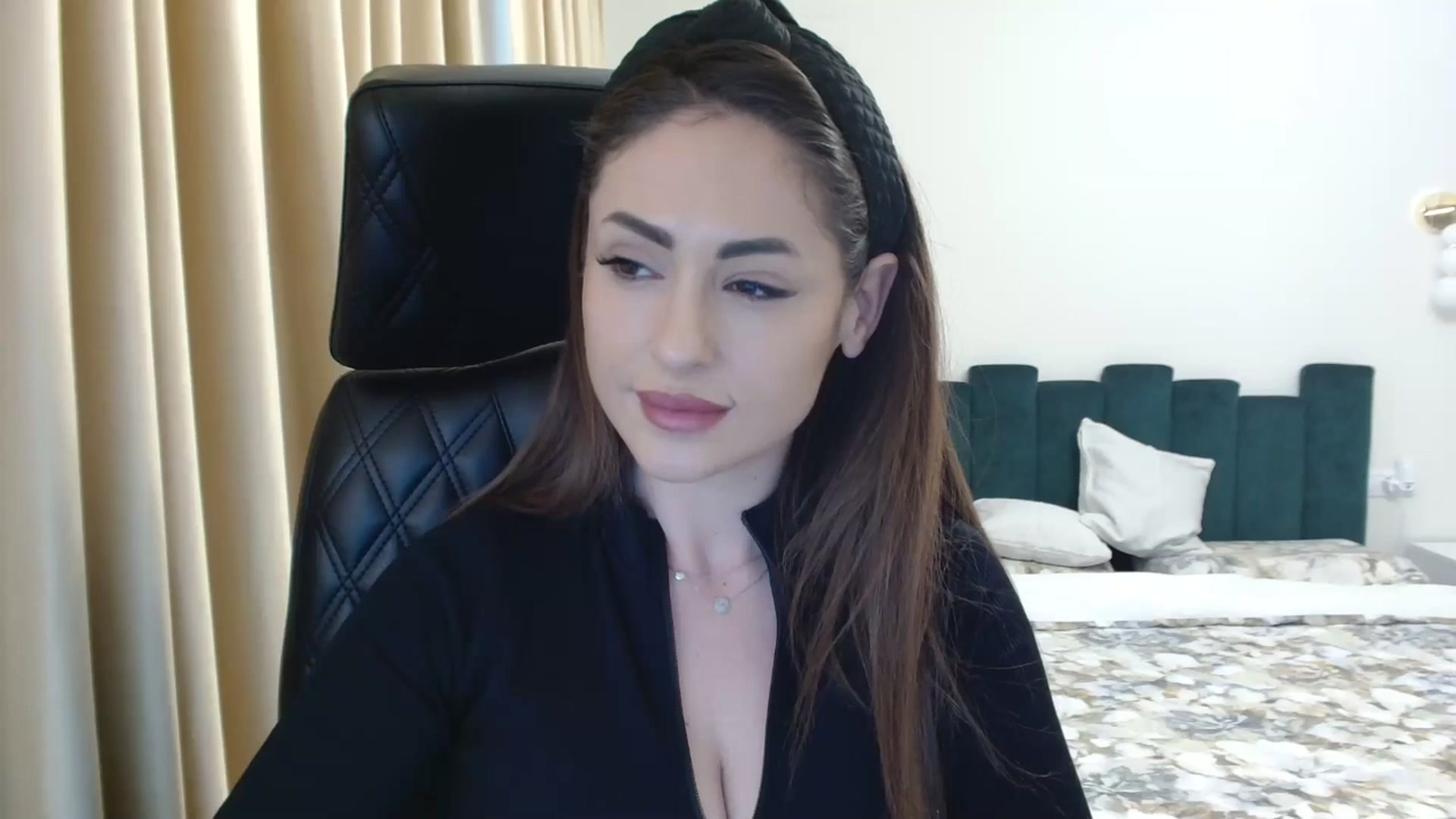 Gallery image thumbnail from DorisDolll's myfreecams stream on, 02/16/2025, 13:34 image 8 of 20
