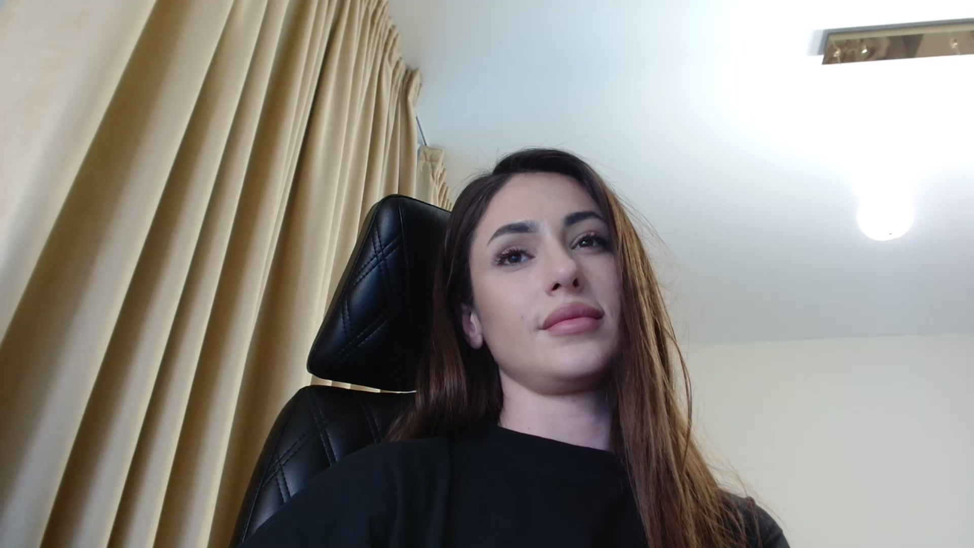 Gallery image thumbnail from DorisDolll's myfreecams stream on, 02/17/2025, 11:34 image 19 of 20