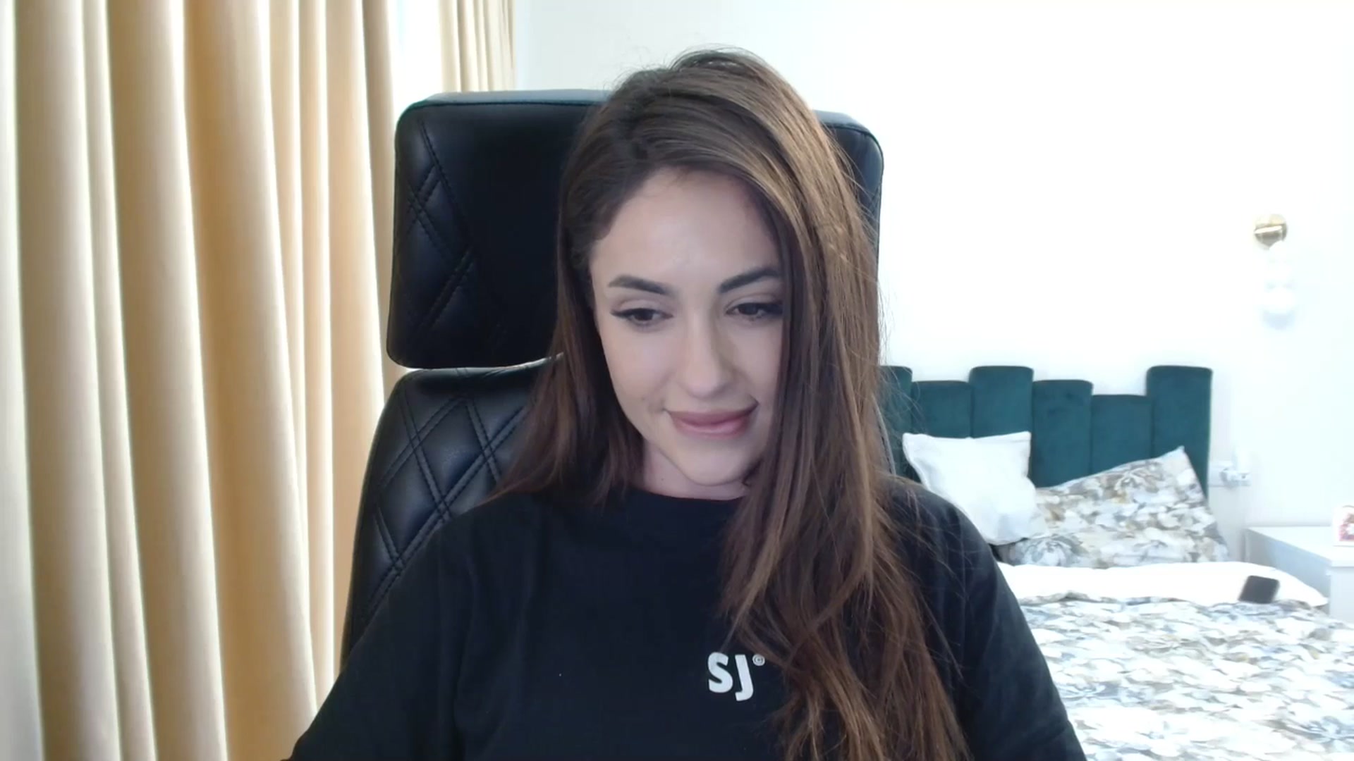 Gallery image thumbnail from DorisDolll's myfreecams stream on, 02/17/2025, 11:34 image 5 of 20