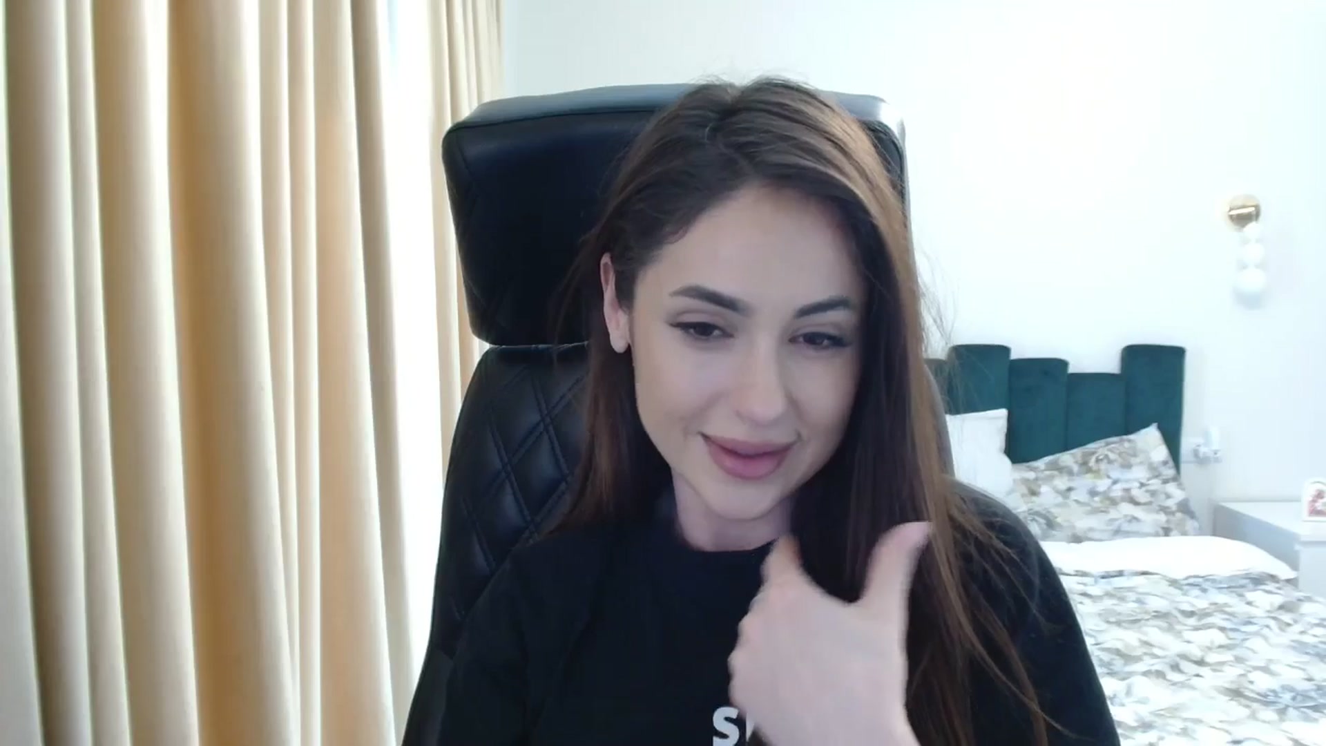 Gallery image thumbnail from DorisDolll's myfreecams stream on, 02/17/2025, 11:34 image 10 of 20