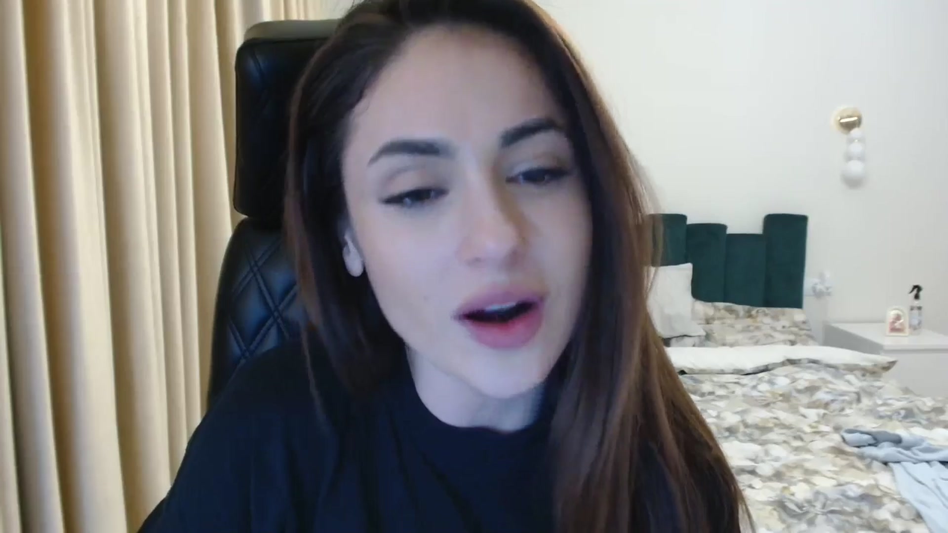 Gallery image thumbnail from DorisDolll's myfreecams stream on, 02/17/2025, 15:38 image 8 of 20