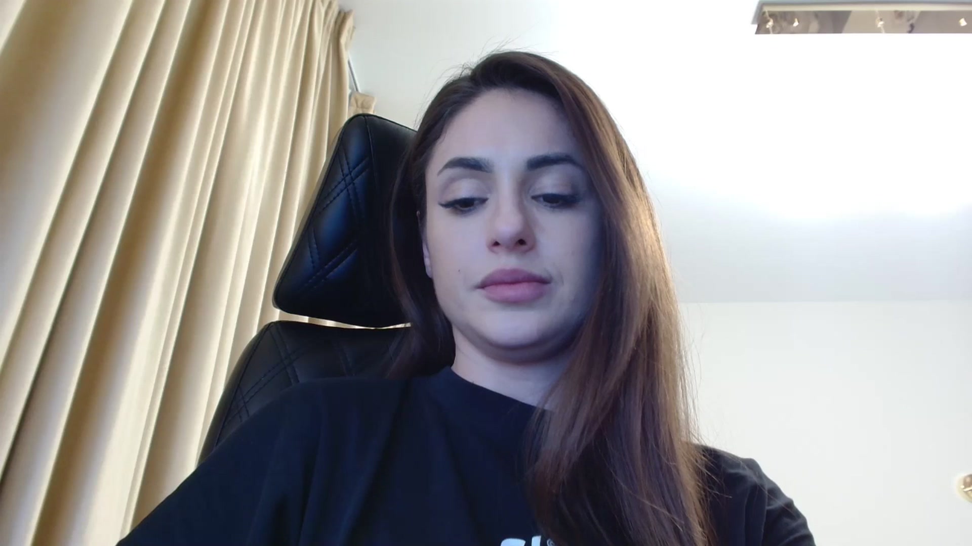 Gallery image thumbnail from DorisDolll's myfreecams stream on, 02/17/2025, 15:38 image 20 of 20