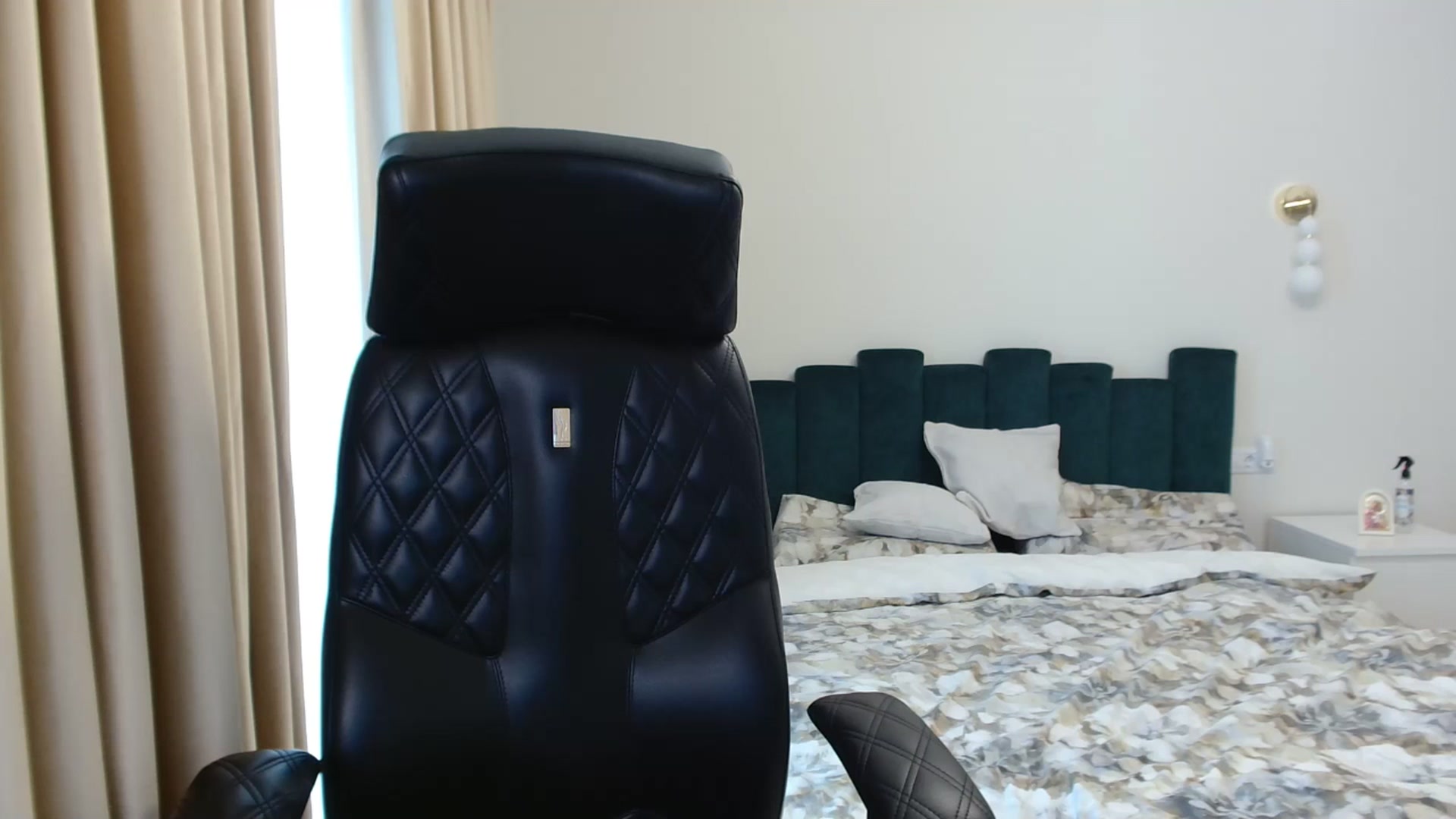 Gallery image thumbnail from DorisDolll's myfreecams stream on, 02/18/2025, 11:37 image 14 of 20