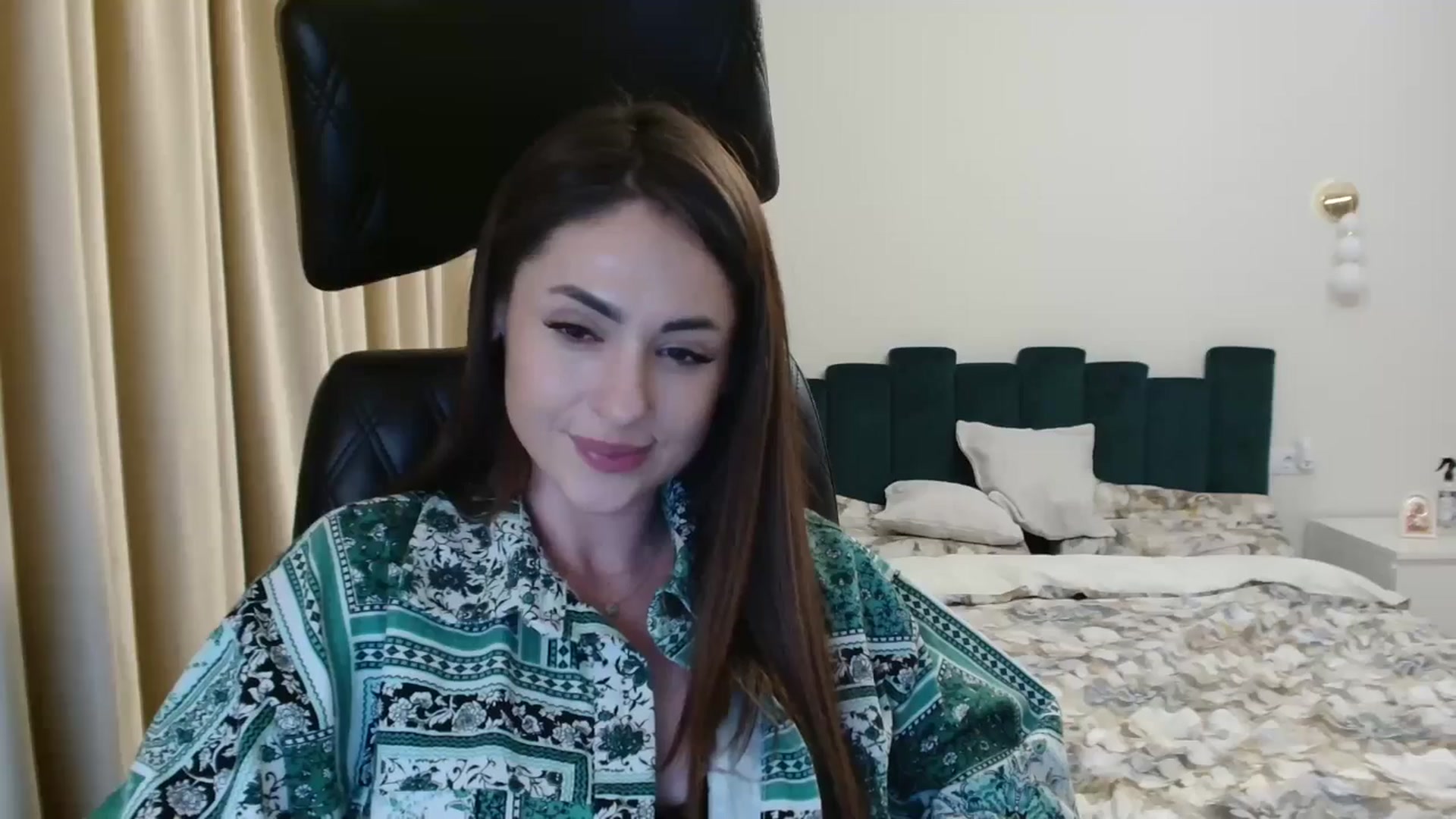 Gallery image thumbnail from DorisDolll's myfreecams stream on, 02/18/2025, 17:22 image 2 of 20