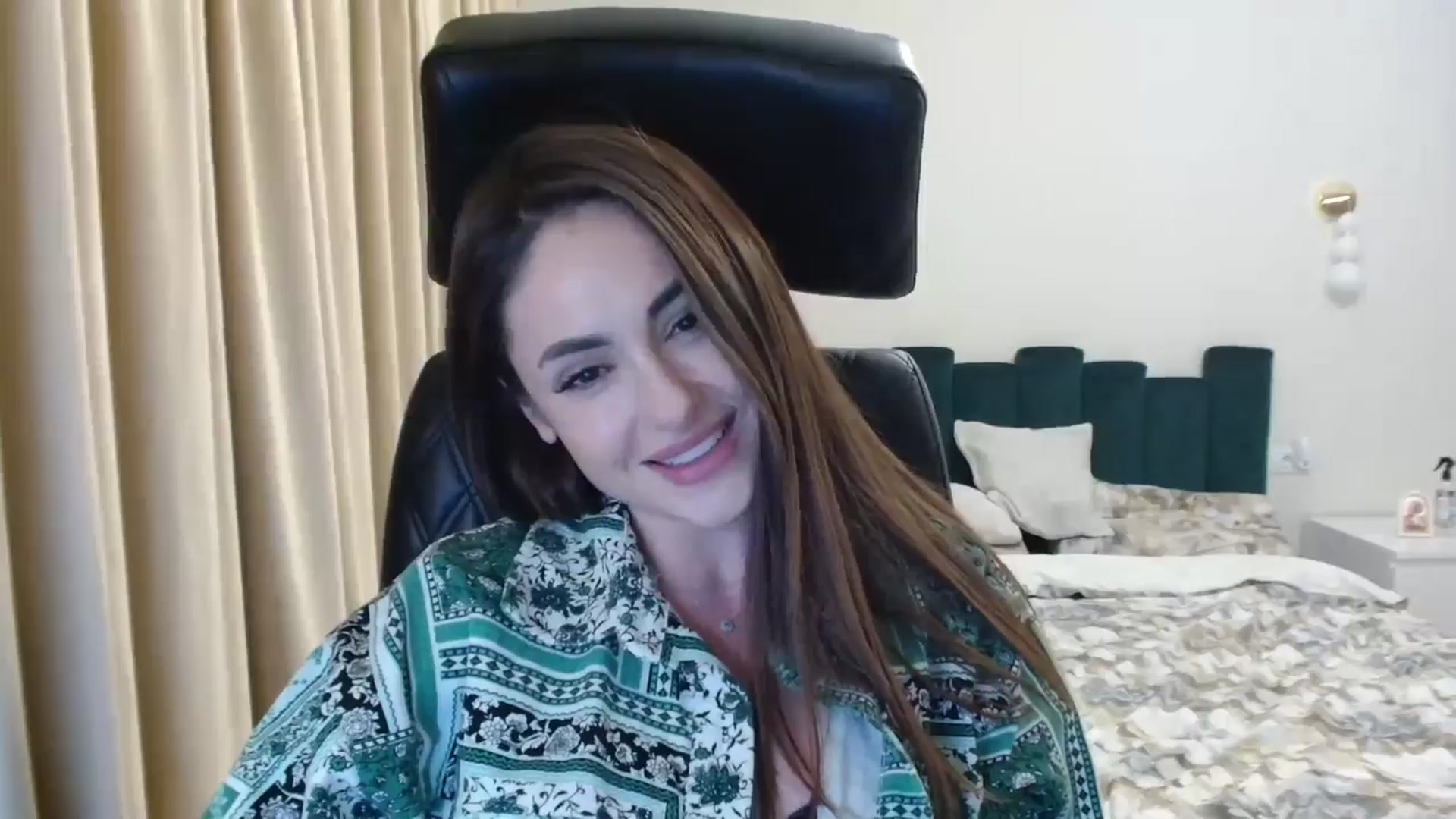 Gallery image thumbnail from DorisDolll's myfreecams stream on, 02/18/2025, 17:22 image 4 of 20