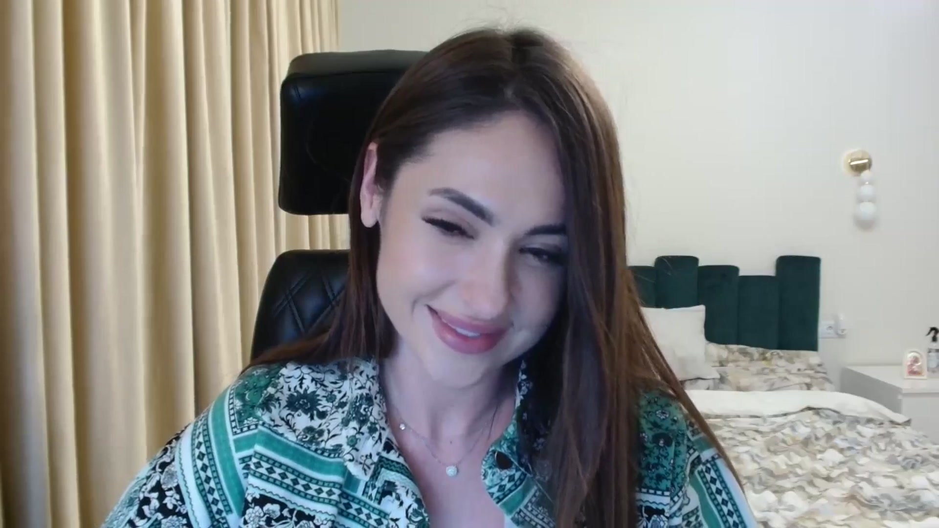 Gallery image thumbnail from DorisDolll's myfreecams stream on, 02/18/2025, 17:22 image 6 of 20