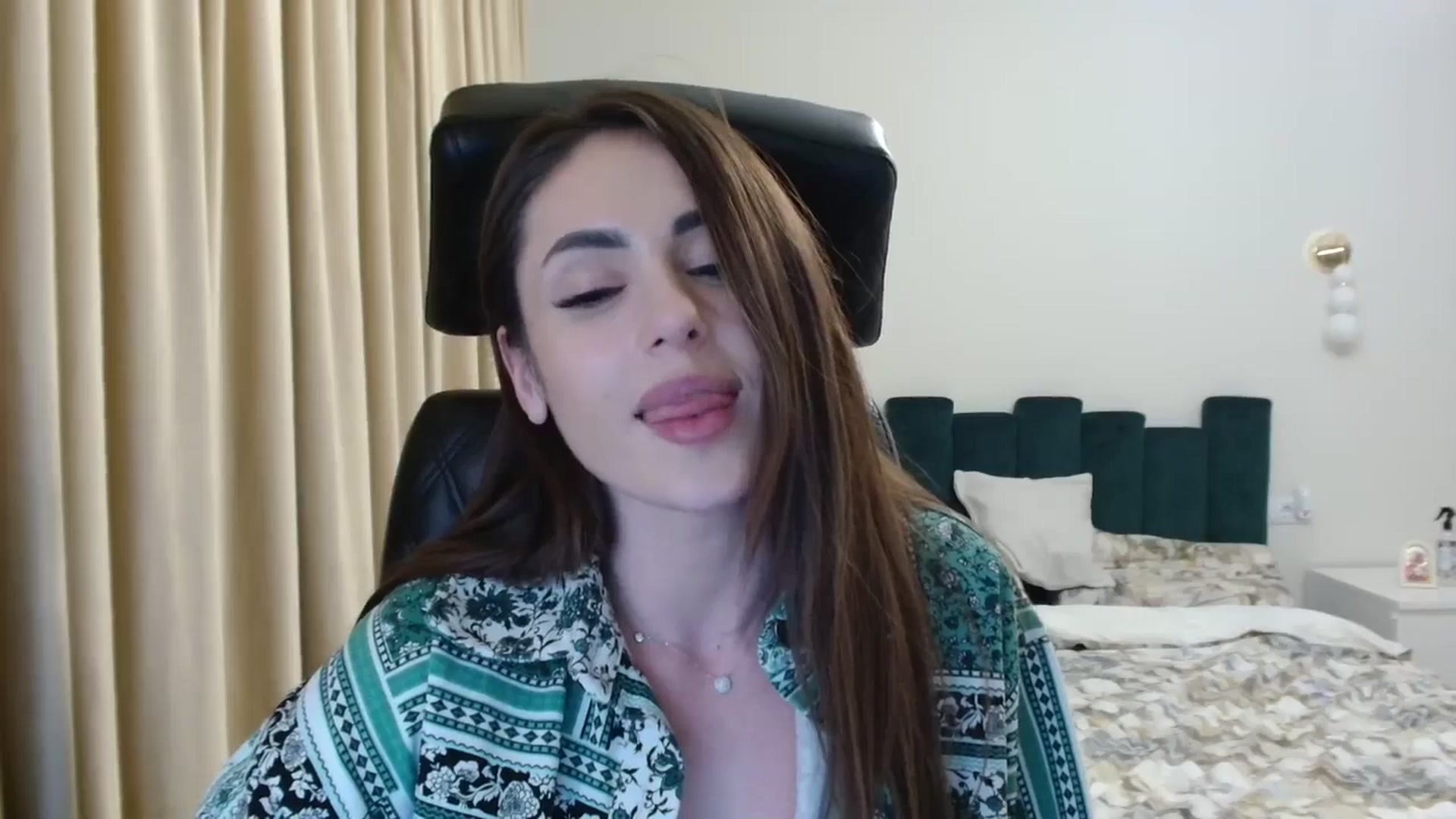 Gallery image thumbnail from DorisDolll's myfreecams stream on, 02/18/2025, 17:22 image 5 of 20