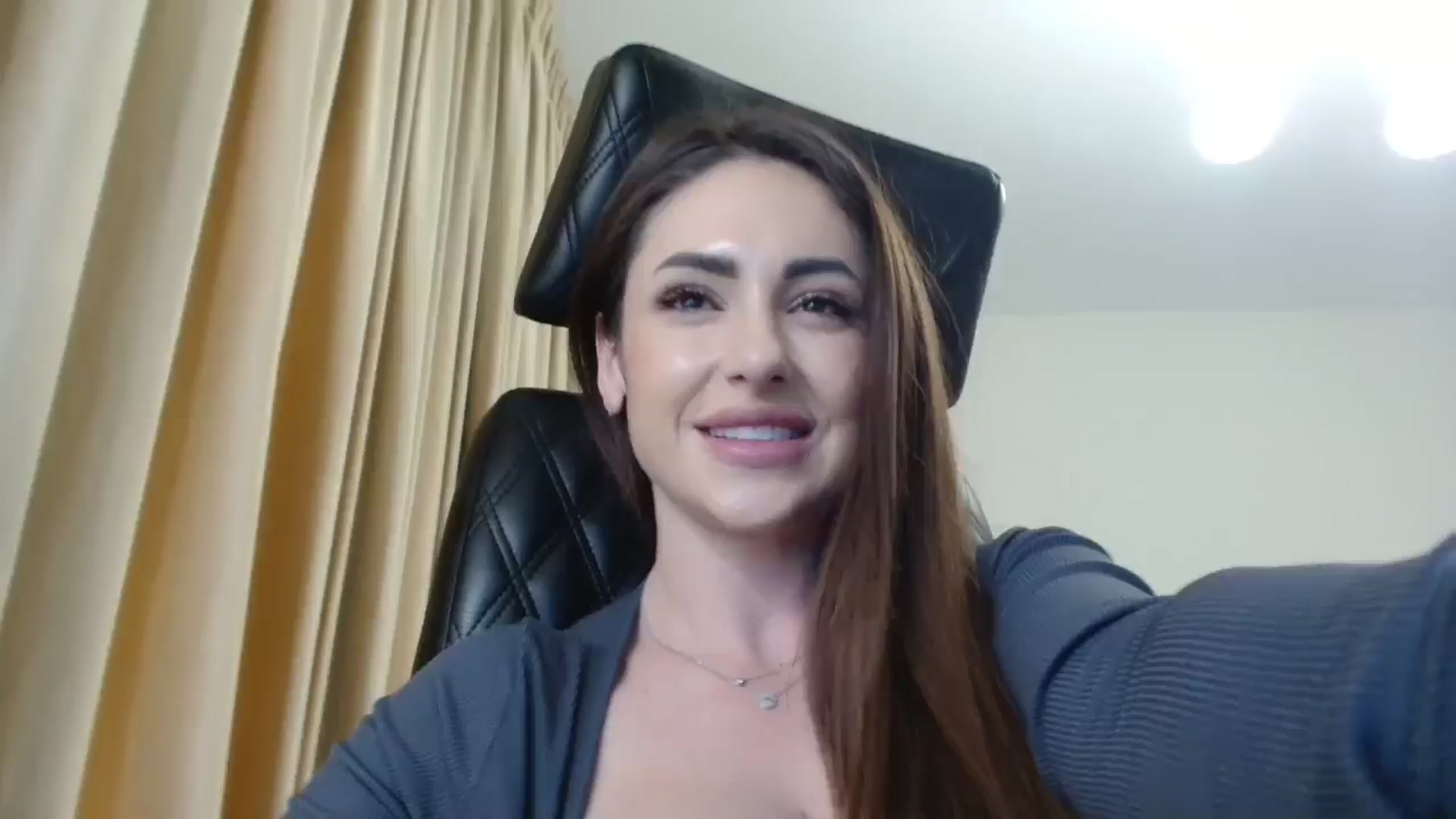 Gallery image thumbnail from DorisDolll's myfreecams stream on, 02/19/2025, 10:54 image 2 of 20