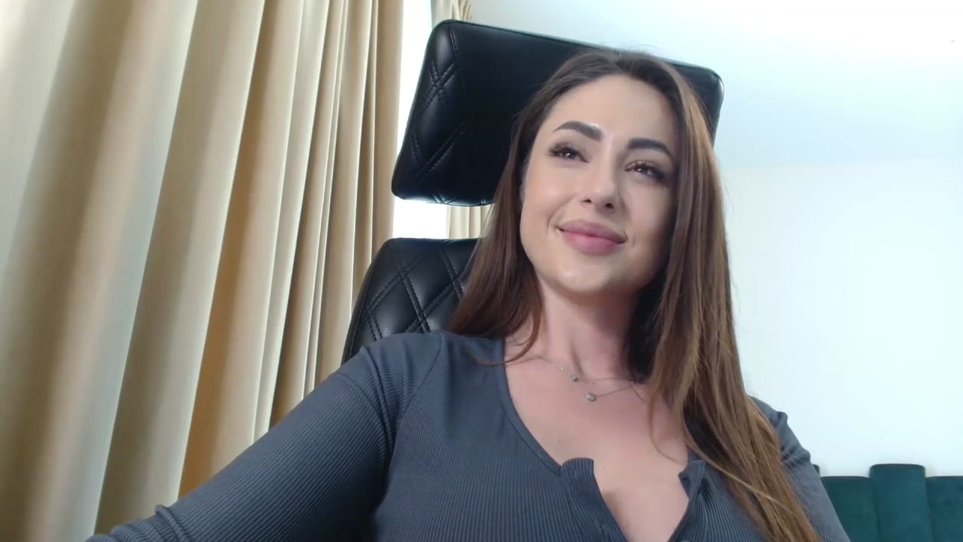 Gallery image thumbnail from DorisDolll's myfreecams stream on, 02/19/2025, 12:33 image 4 of 20