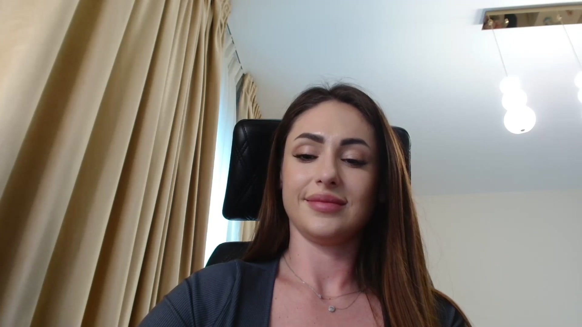 Gallery image thumbnail from DorisDolll's myfreecams stream on, 02/19/2025, 12:33 image 16 of 20
