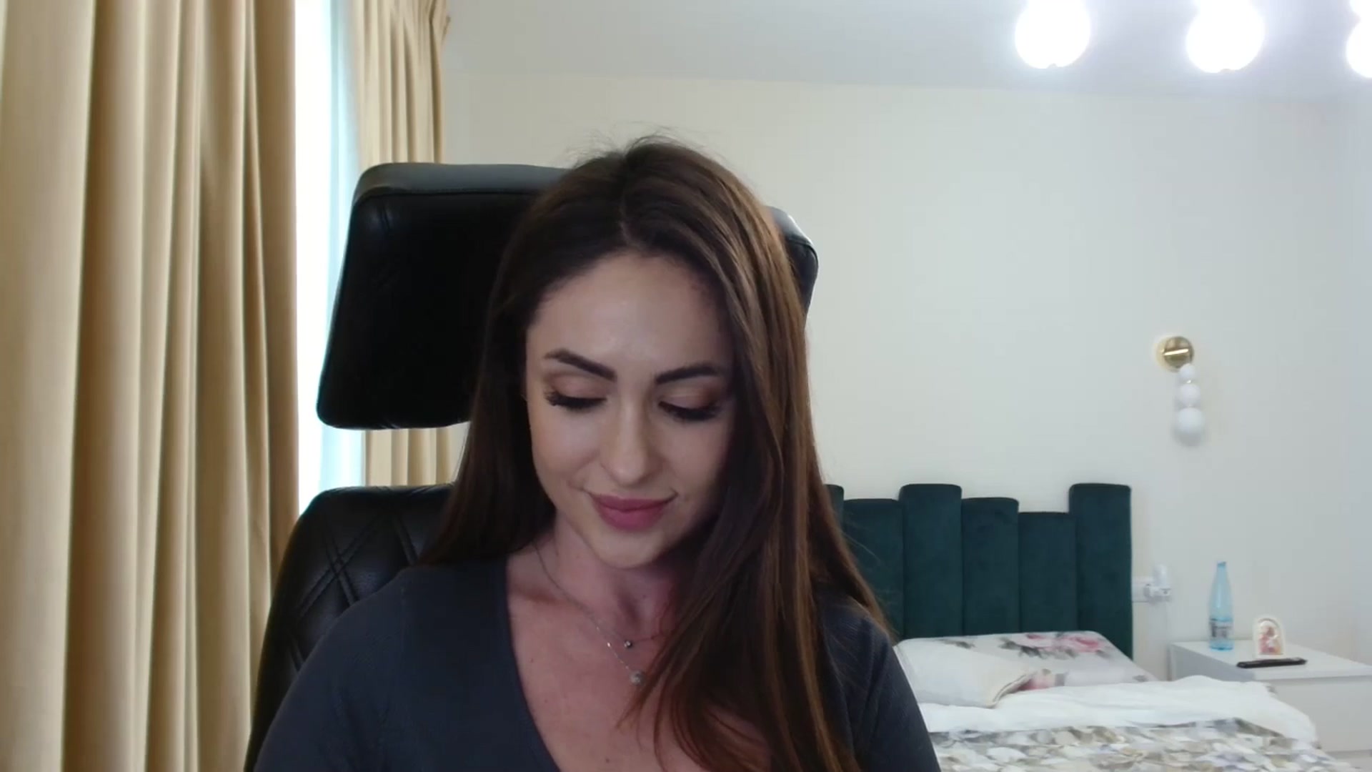 Gallery image thumbnail from DorisDolll's myfreecams stream on, 02/19/2025, 14:09 image 13 of 20