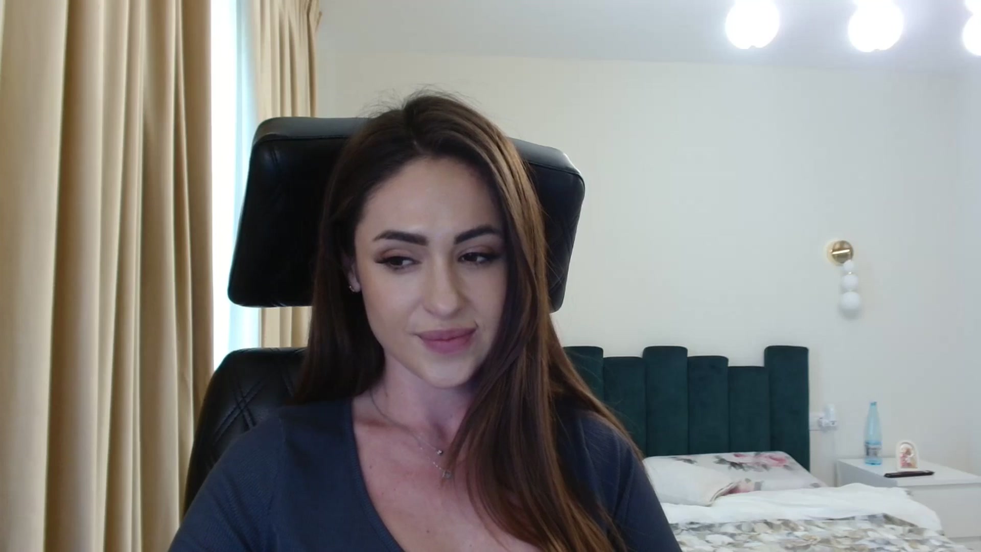Gallery image thumbnail from DorisDolll's myfreecams stream on, 02/19/2025, 14:09 image 12 of 20
