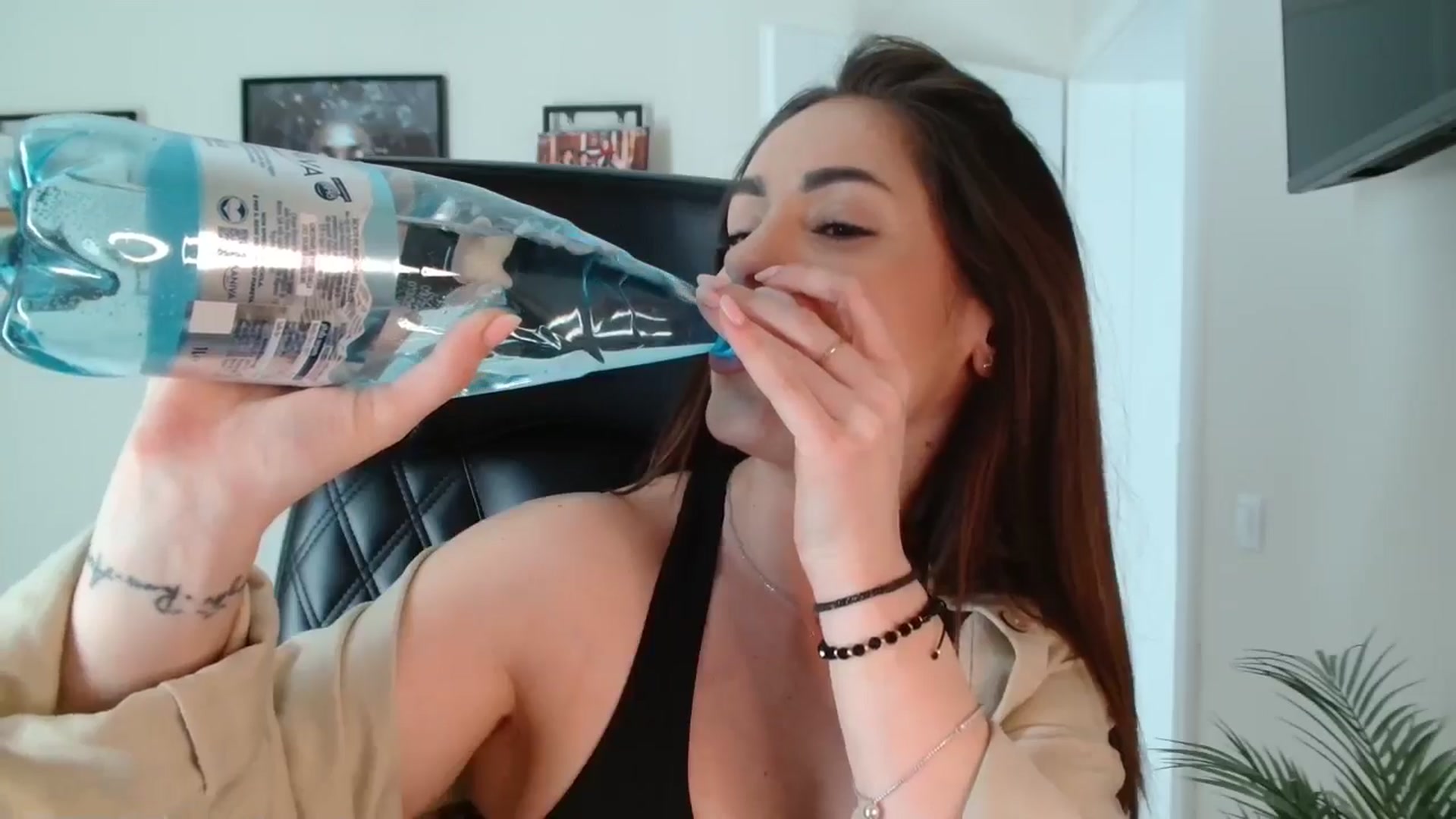 Gallery image thumbnail from DorisDolll's myfreecams stream on, 02/21/2025, 11:06 image 13 of 20