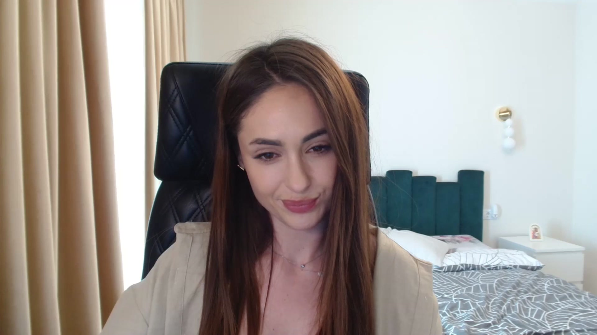 Gallery image thumbnail from DorisDolll's myfreecams stream on, 02/21/2025, 11:44 image 10 of 20