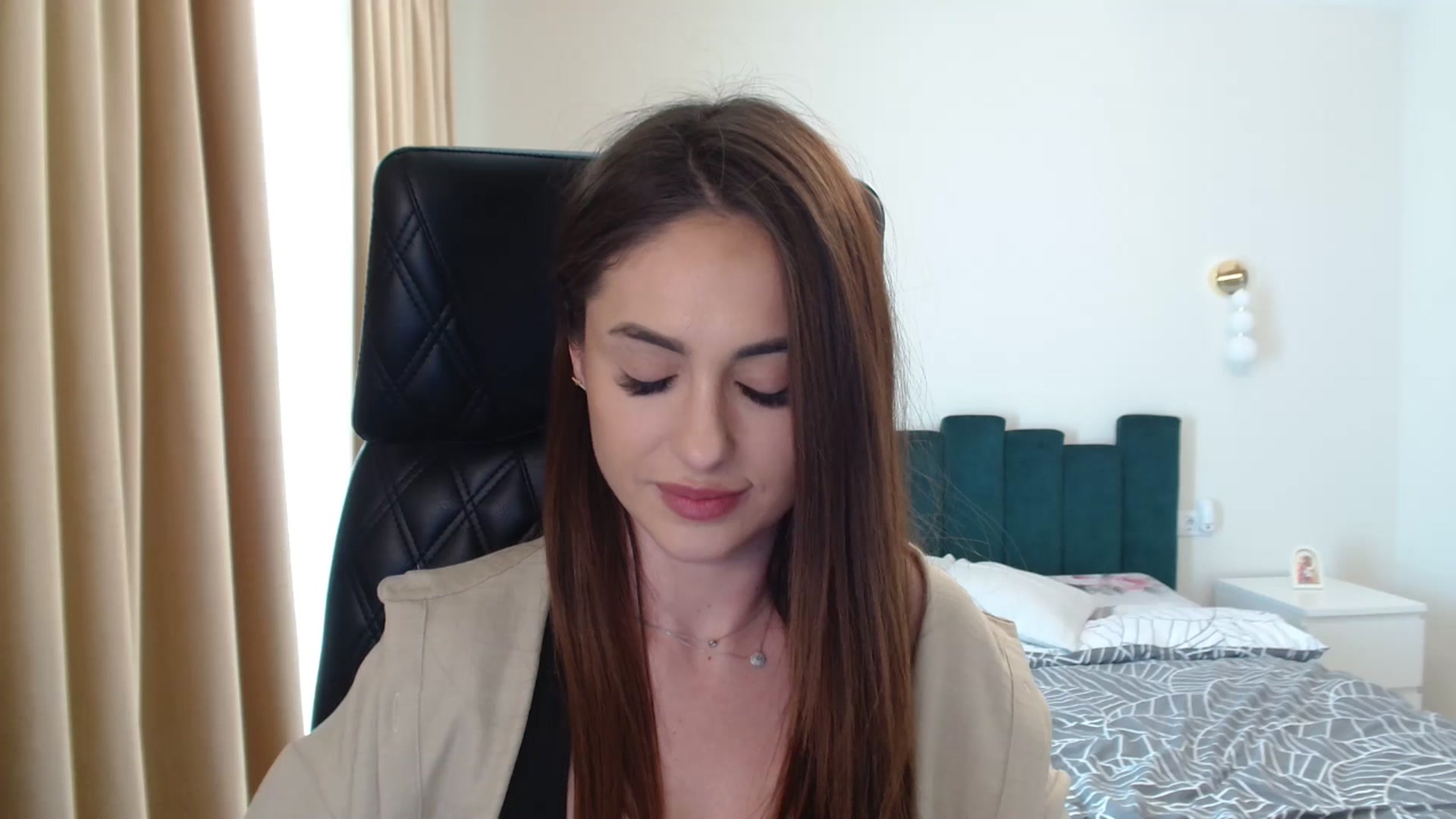 Gallery image thumbnail from DorisDolll's myfreecams stream on, 02/21/2025, 11:44 image 18 of 20