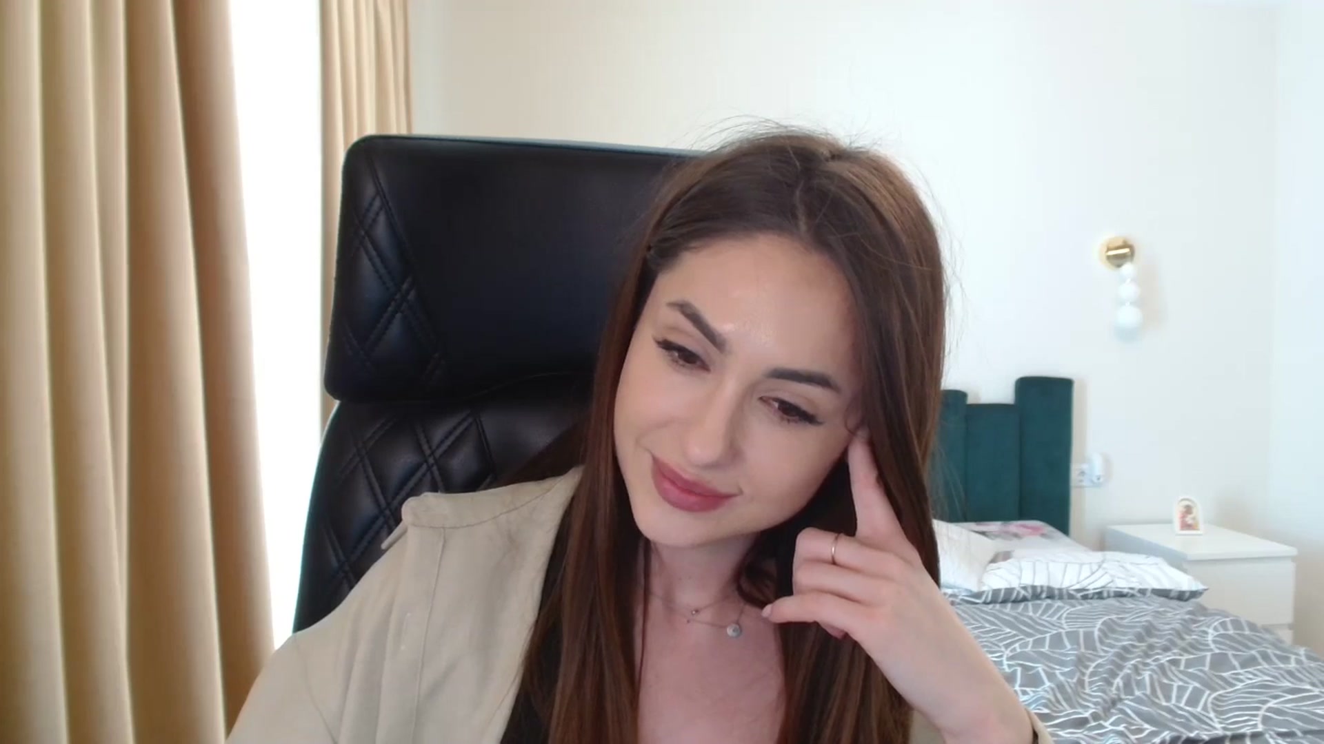 Gallery image thumbnail from DorisDolll's myfreecams stream on, 02/21/2025, 11:44 image 15 of 20