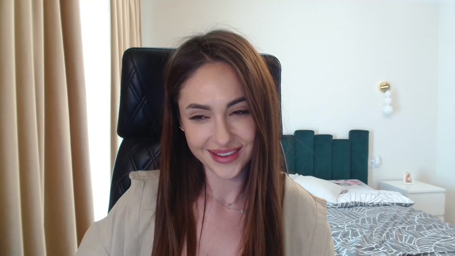 Gallery image thumbnail from DorisDolll's myfreecams stream on, 02/21/2025, 11:44 image 9 of 20