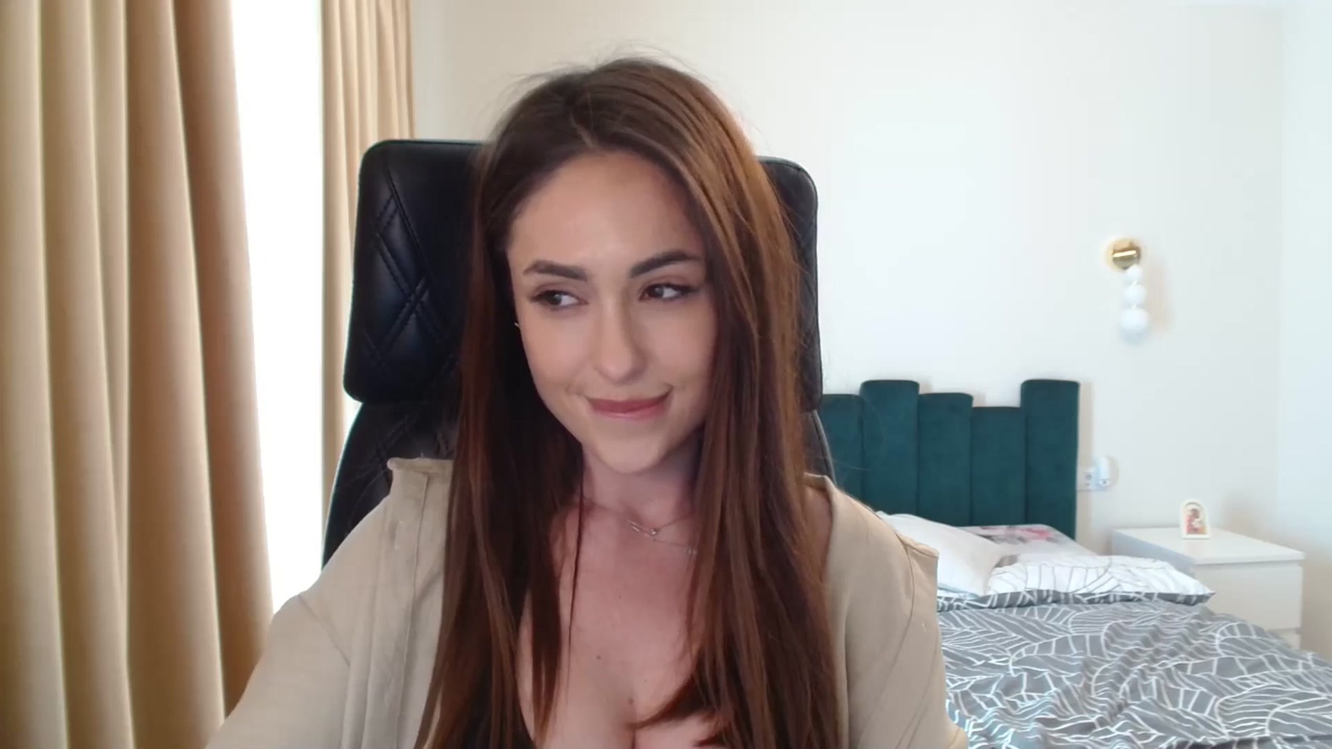 Gallery image thumbnail from DorisDolll's myfreecams stream on, 02/21/2025, 11:44 image 2 of 20