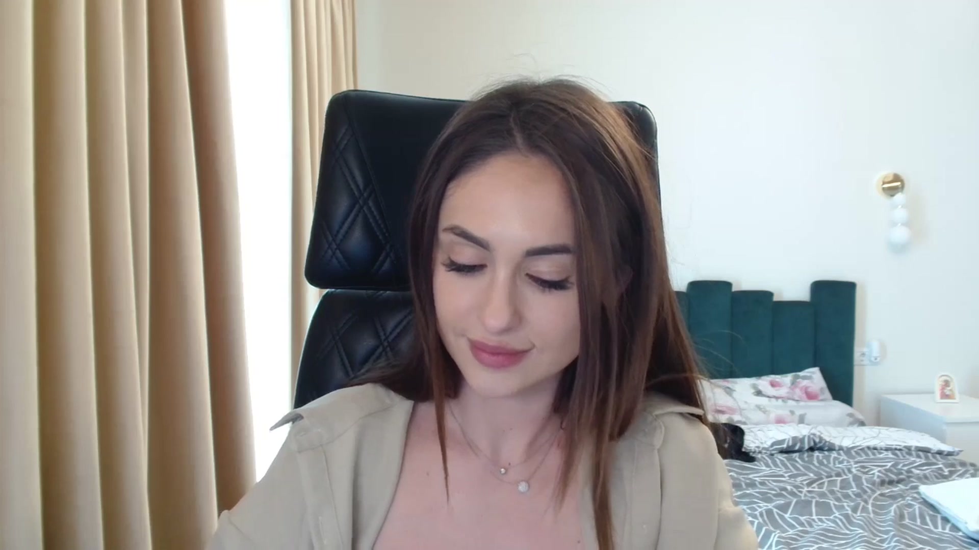 Gallery image thumbnail from DorisDolll's myfreecams stream on, 02/21/2025, 12:16 image 6 of 20