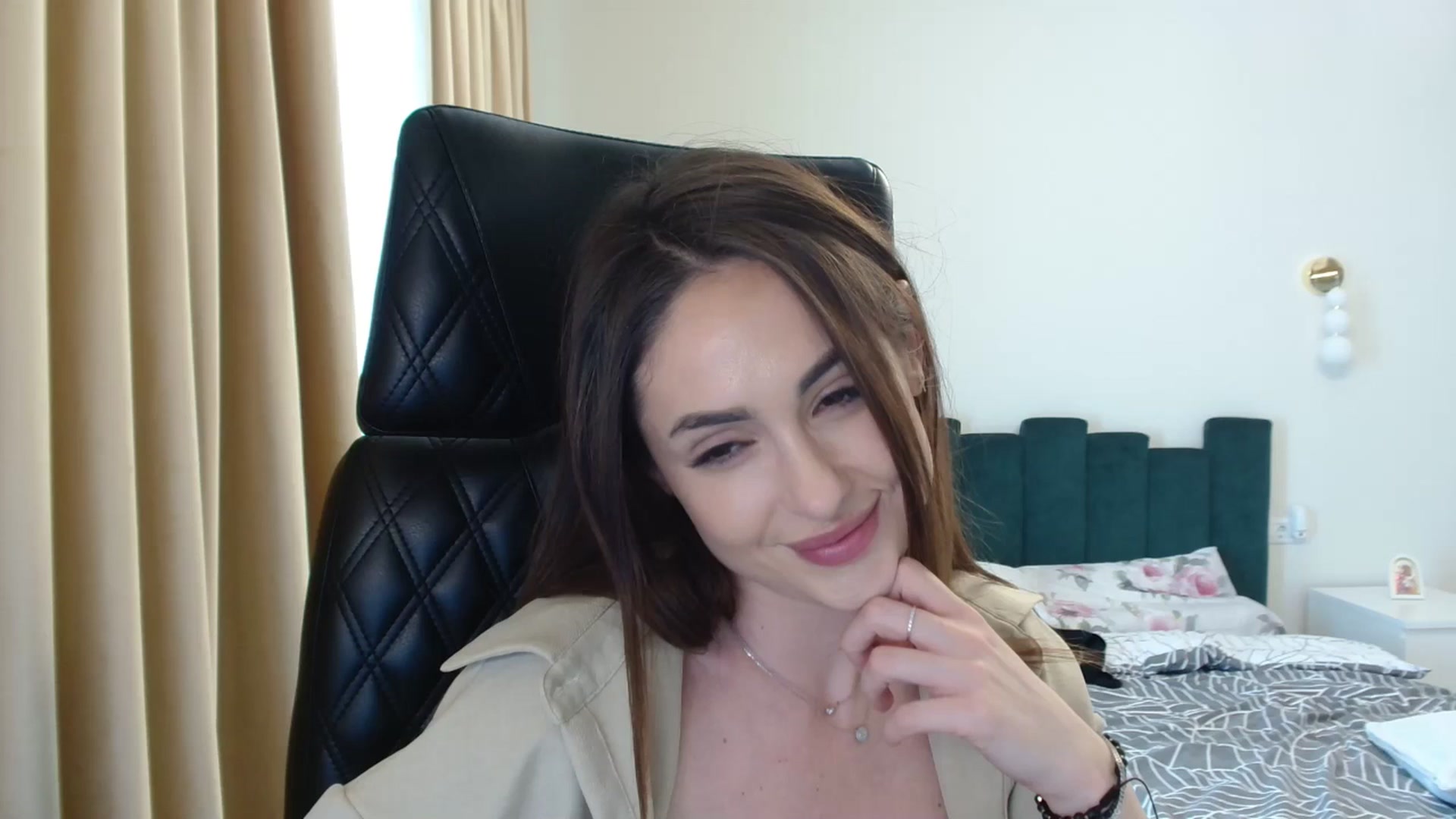 Gallery image thumbnail from DorisDolll's myfreecams stream on, 02/21/2025, 12:16 image 5 of 20