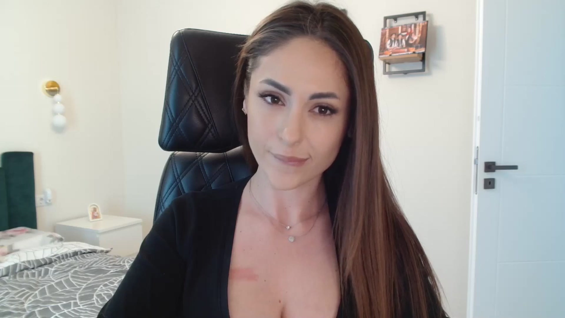 Gallery image thumbnail from DorisDolll's myfreecams stream on, 02/22/2025, 14:16 image 5 of 20