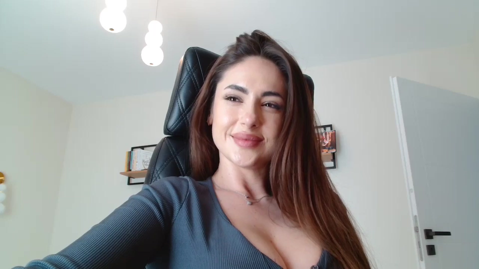 Gallery image thumbnail from DorisDolll's myfreecams stream on, 02/23/2025, 09:46 image 16 of 20