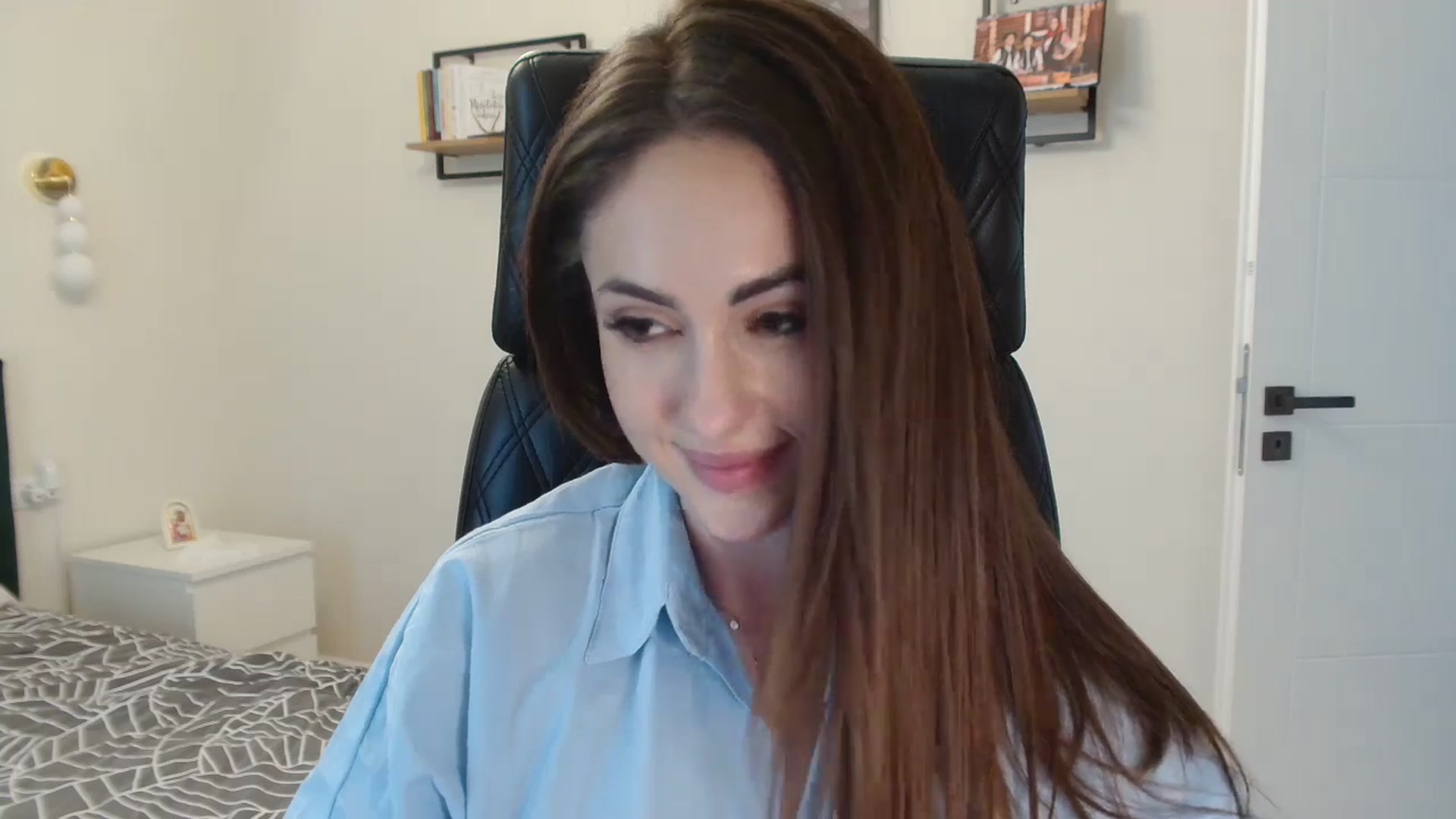 Gallery image thumbnail from DorisDolll's myfreecams stream on, 02/25/2025, 15:05 image 3 of 20