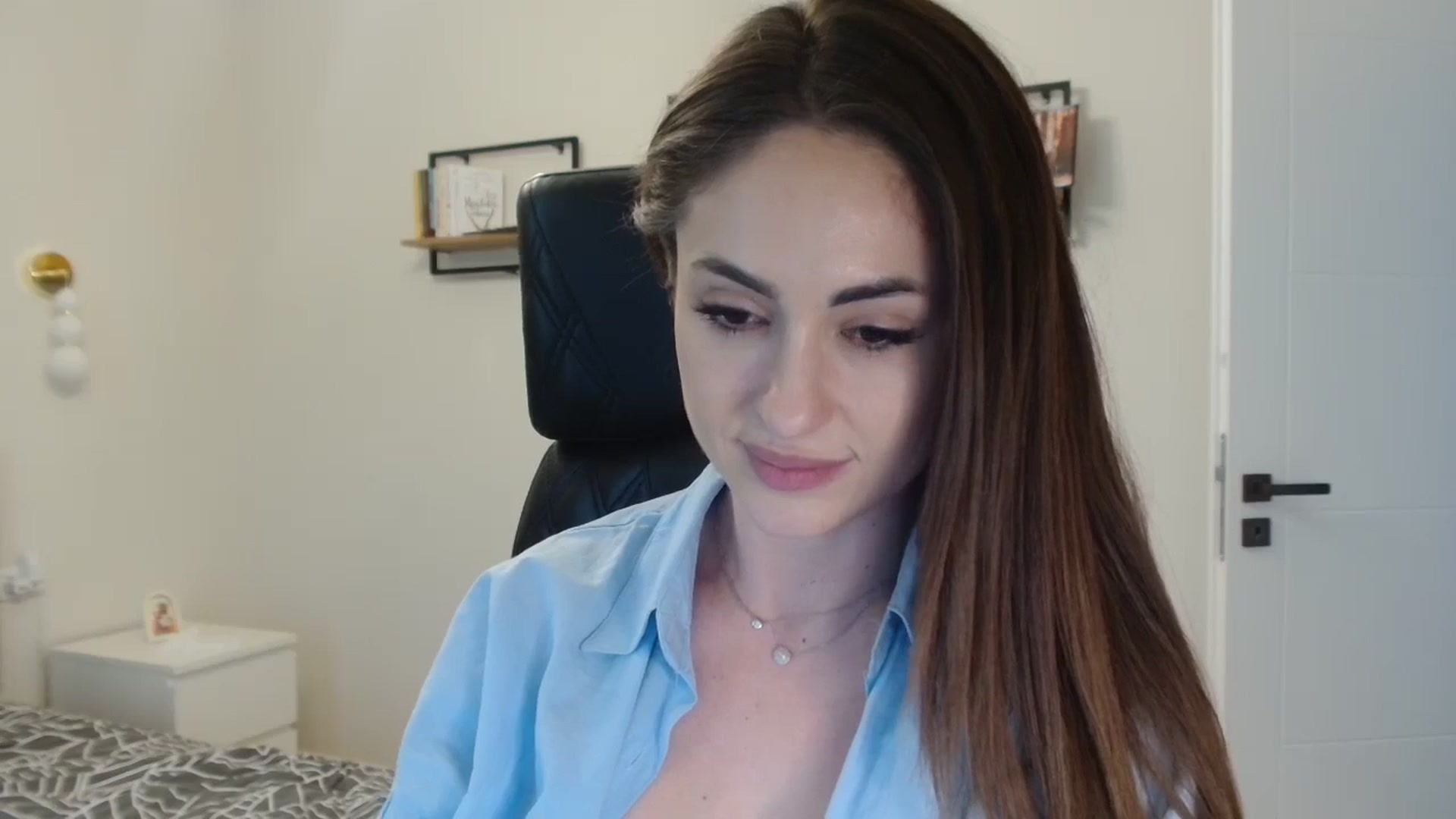 Gallery image thumbnail from DorisDolll's myfreecams stream on, 02/25/2025, 15:05 image 12 of 20