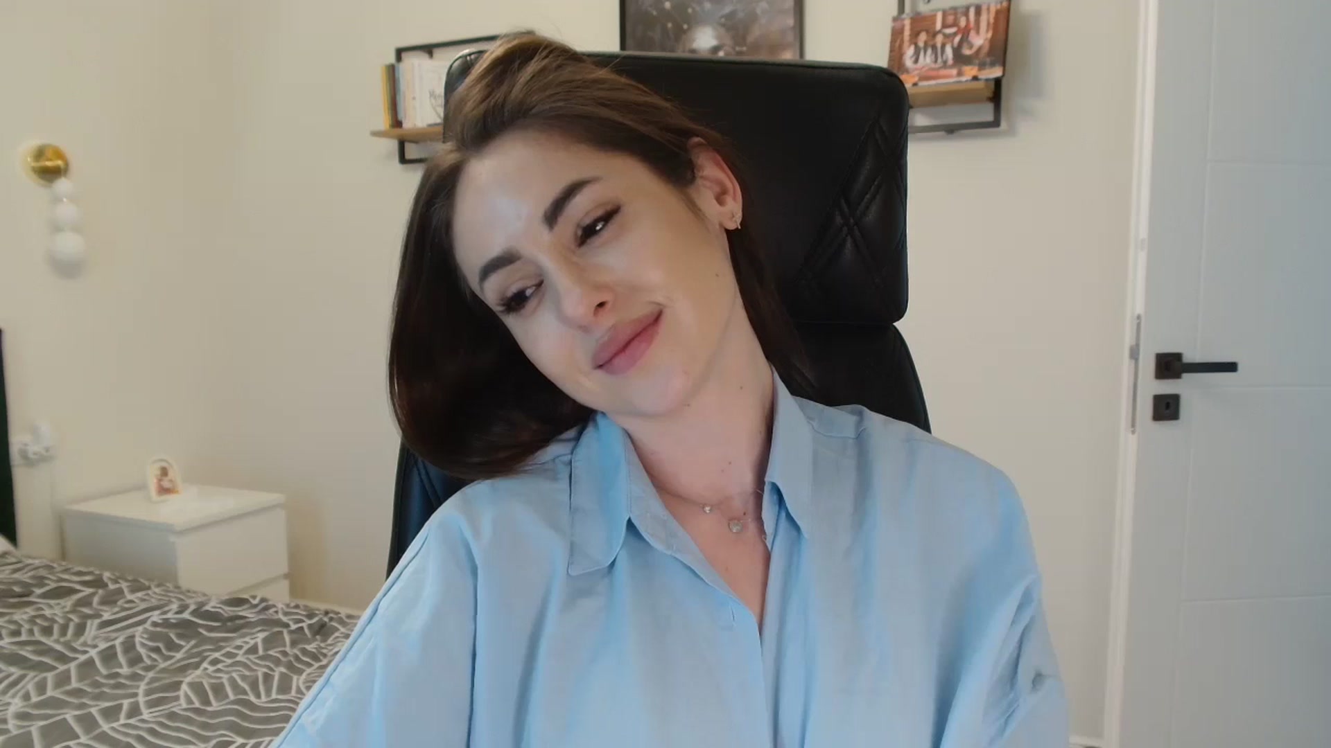 Gallery image thumbnail from DorisDolll's myfreecams stream on, 02/25/2025, 15:05 image 2 of 20