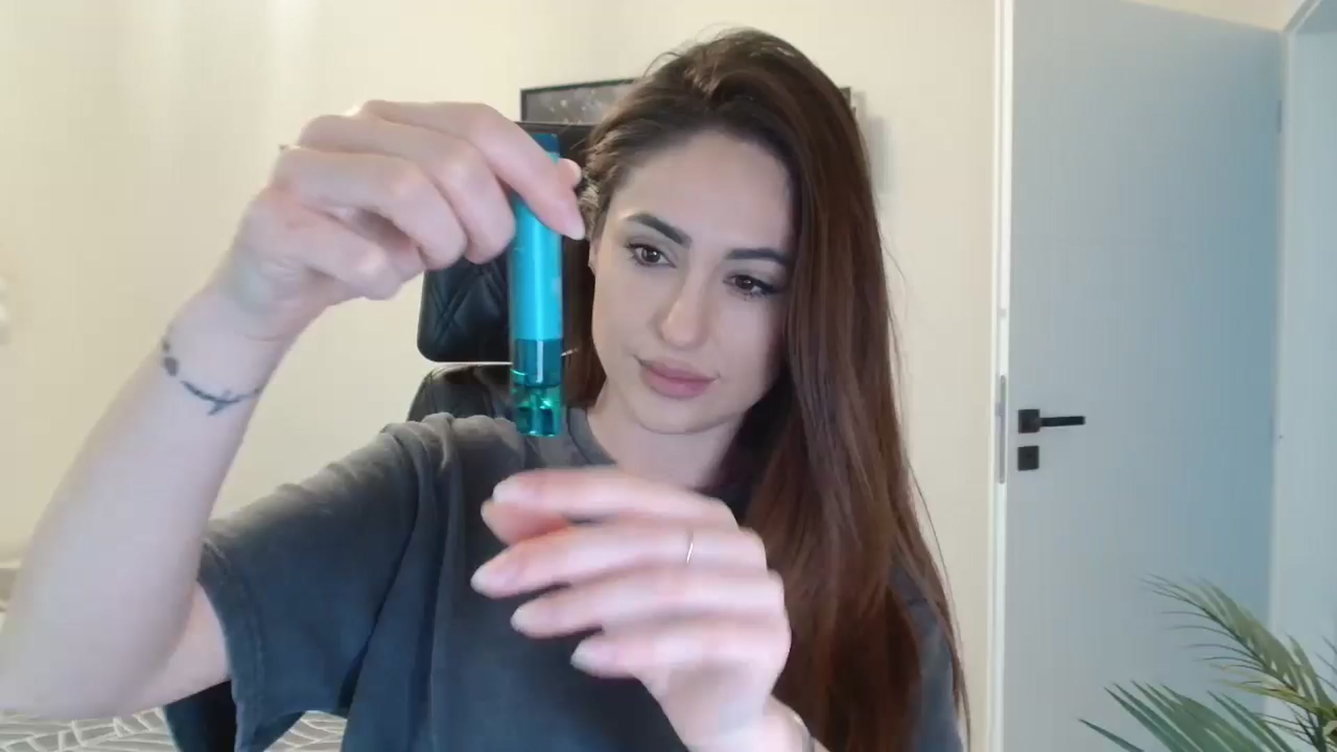 Gallery image thumbnail from DorisDolll's myfreecams stream on, 03/01/2025, 11:42 image 1 of 20