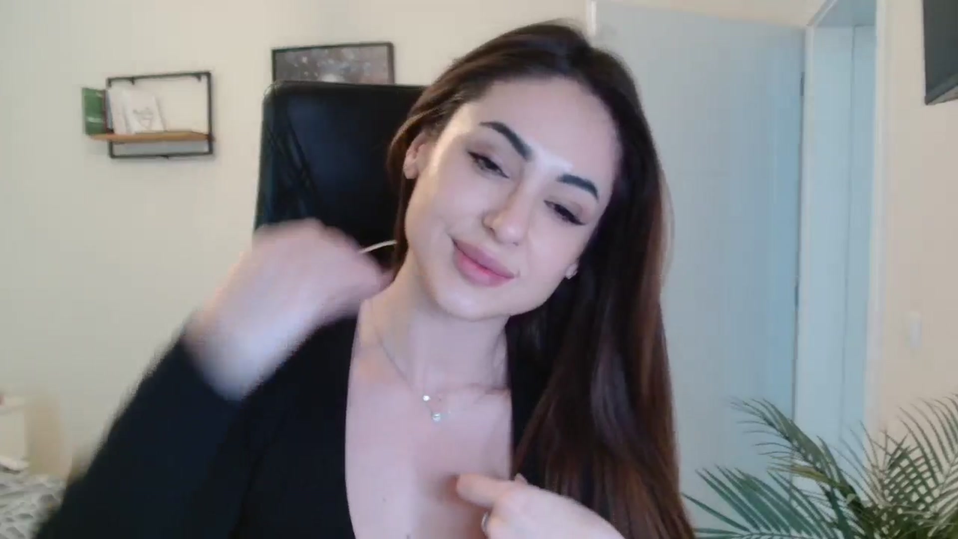 Gallery image thumbnail from DorisDolll's myfreecams stream on, 03/02/2025, 10:40 image 18 of 20
